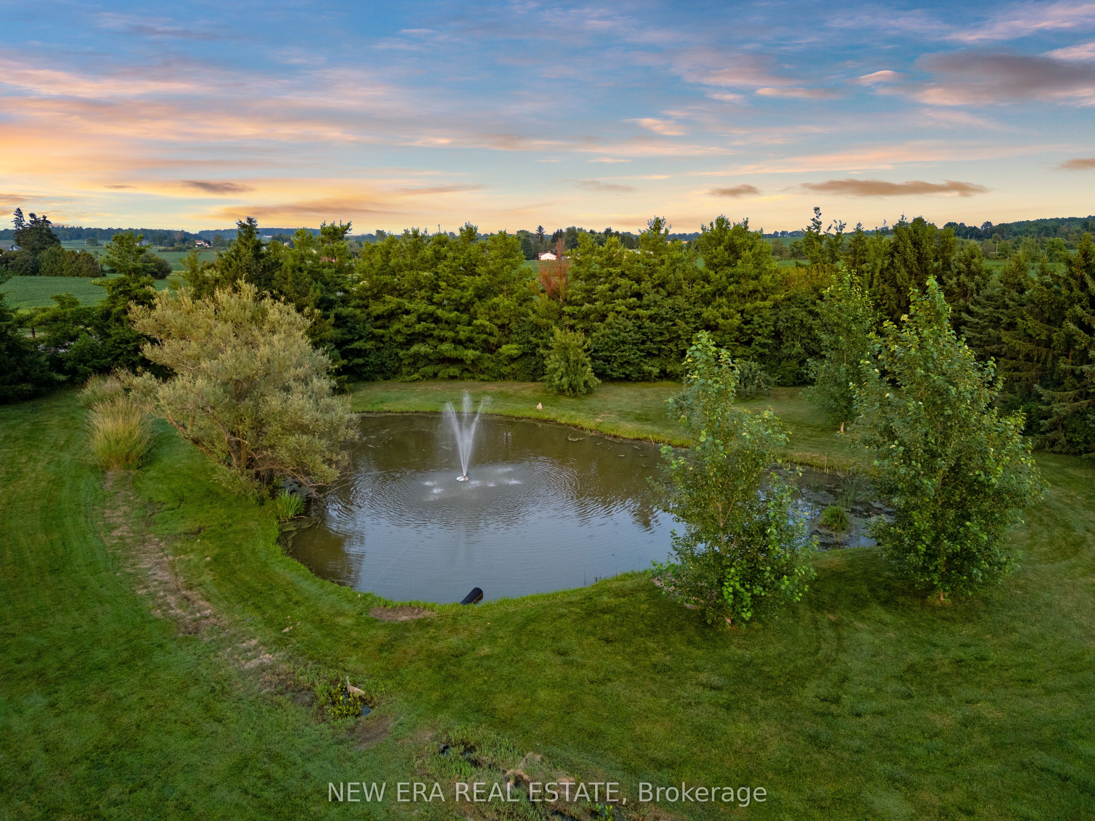 526 2nd Line Property Photo 44