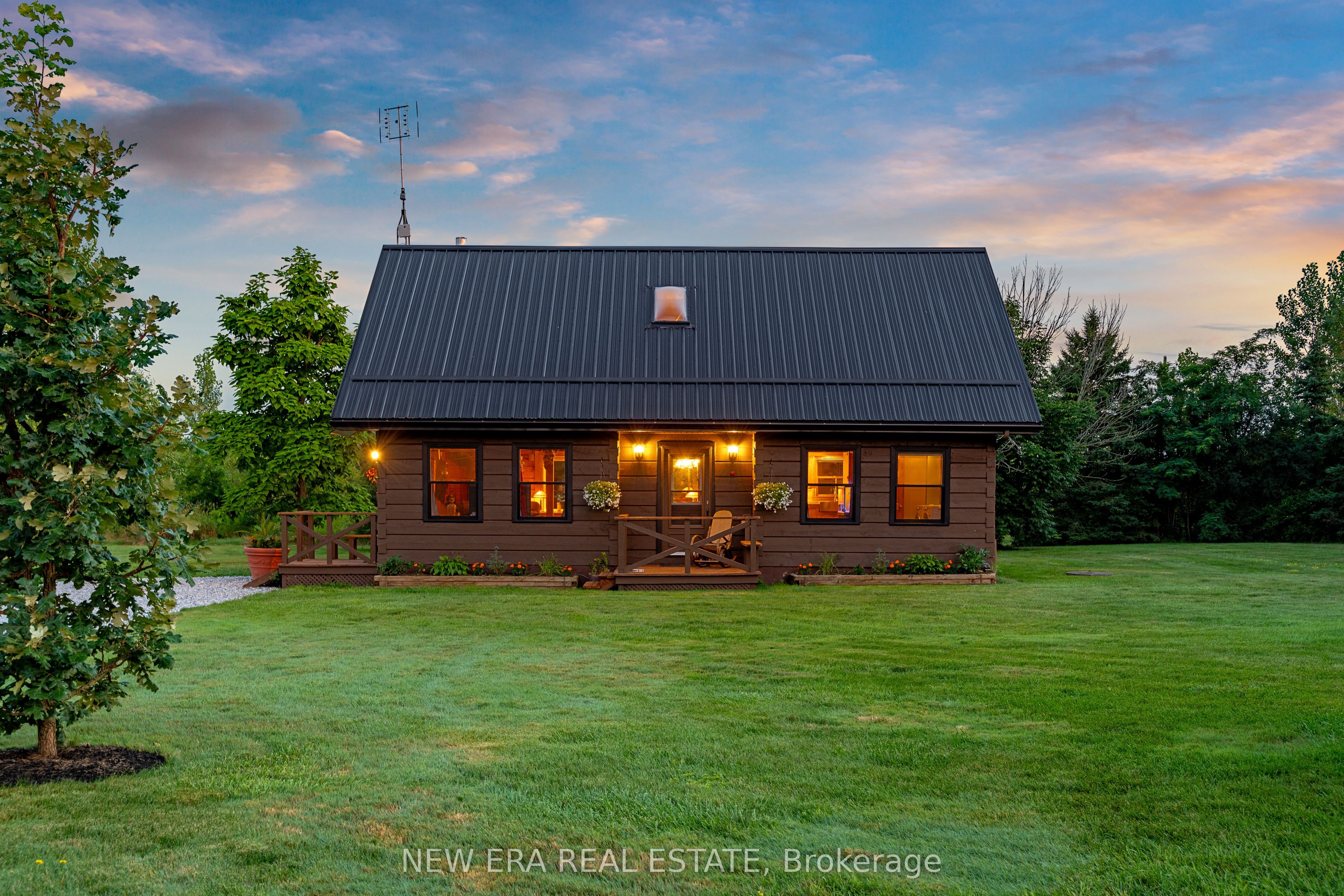 526 2nd Line Property Photo 45