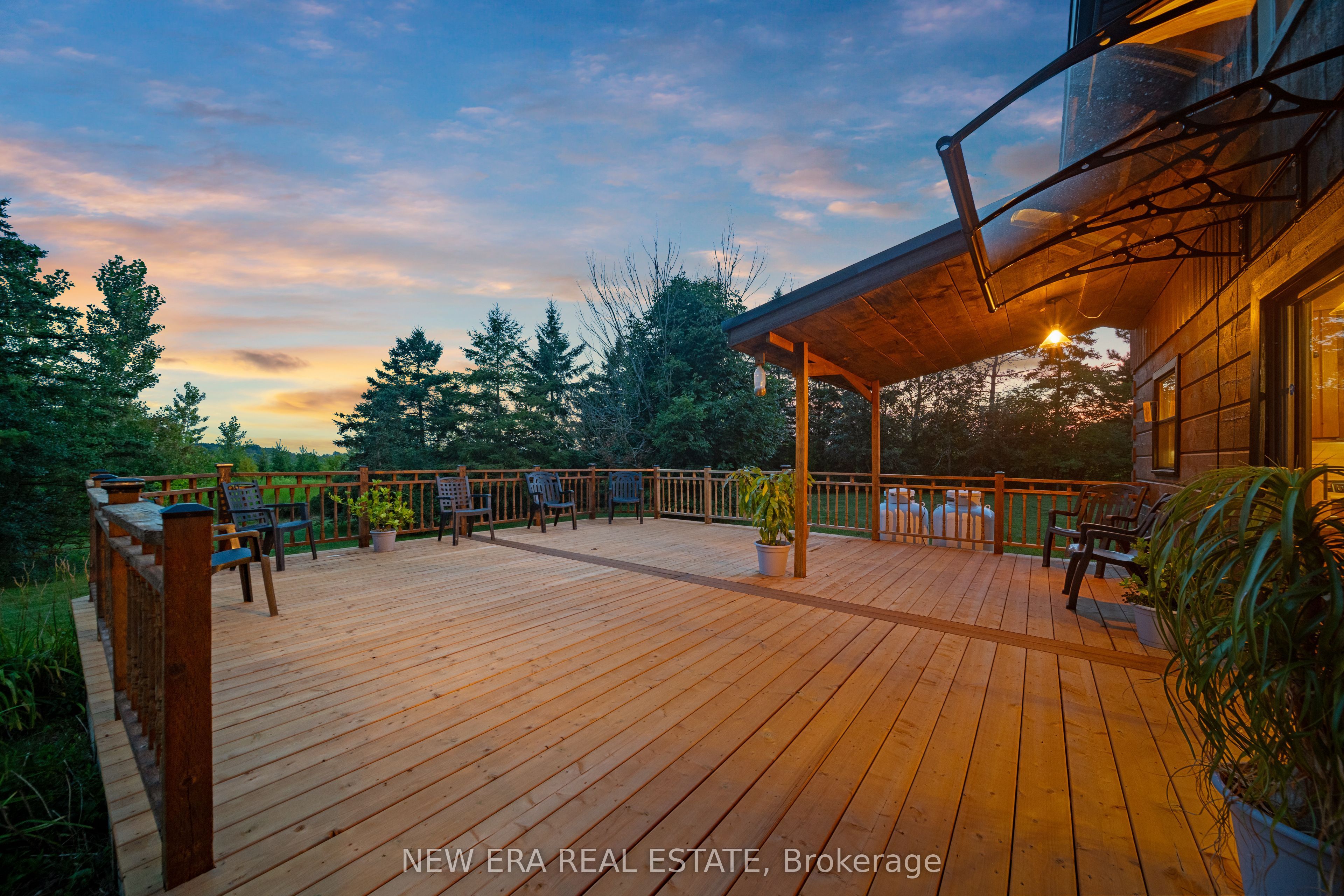 526 2nd Line Property Photo 47