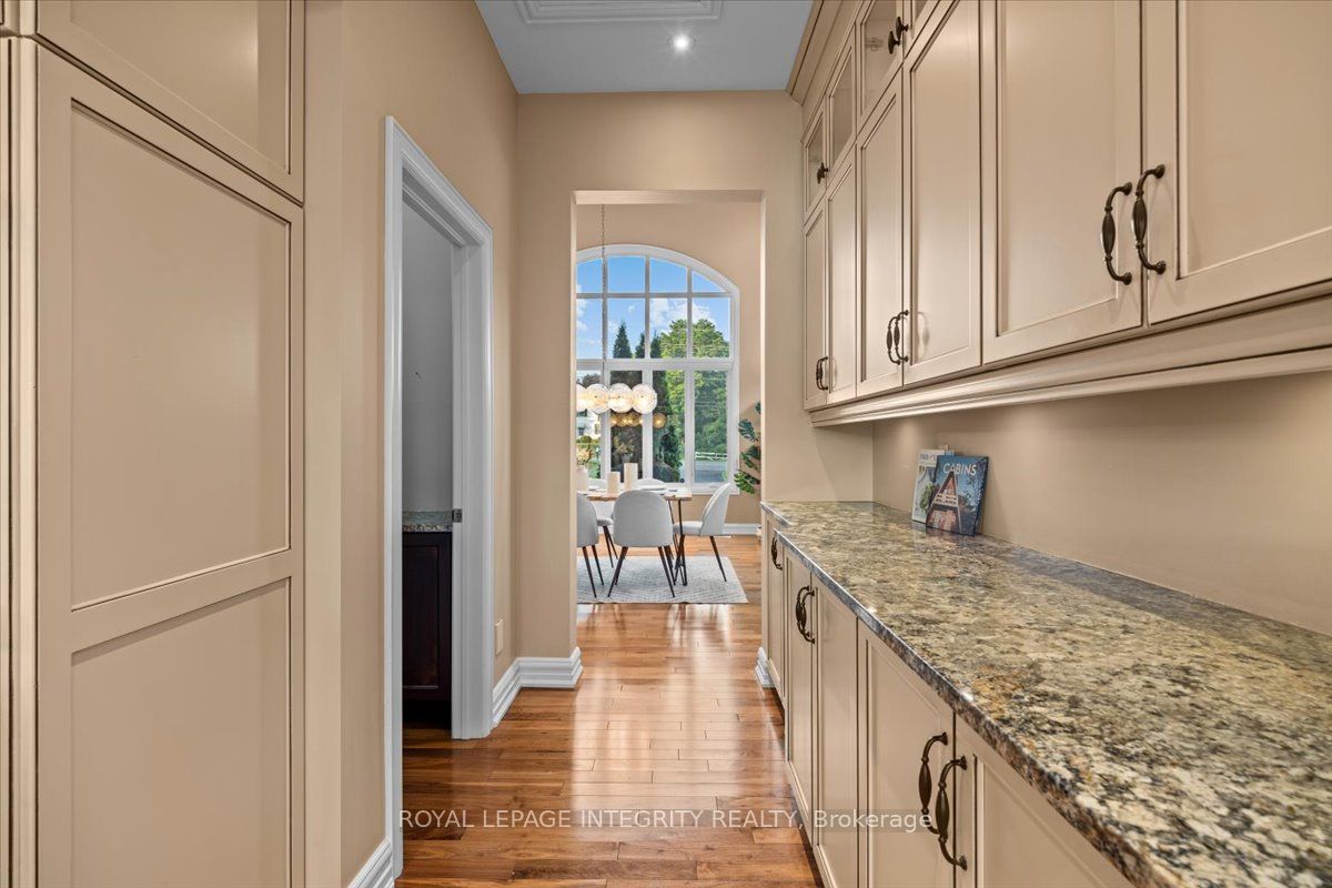 1180 River Road Property Photo 14