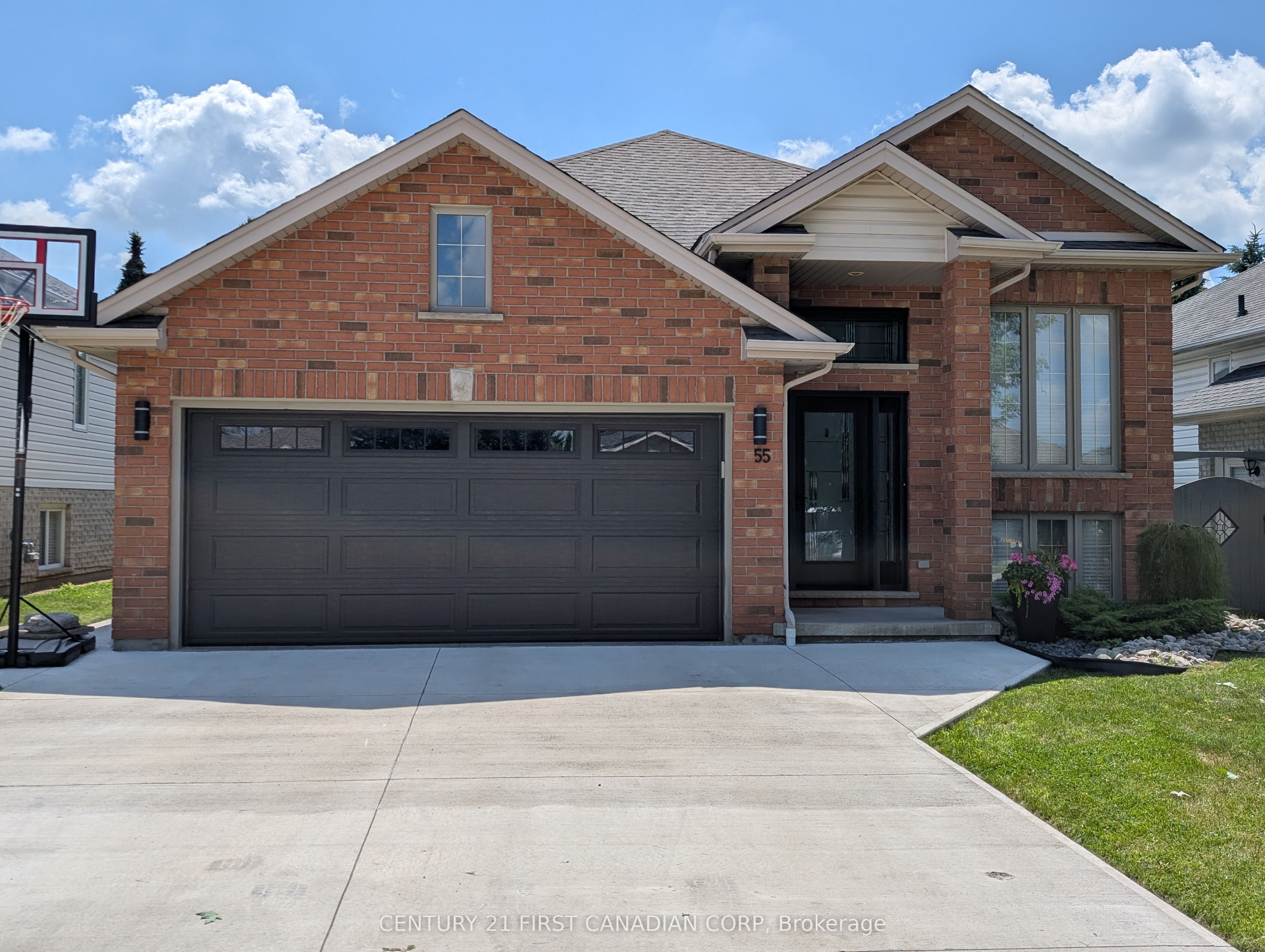 55 Queensway Drive Property Photo 1