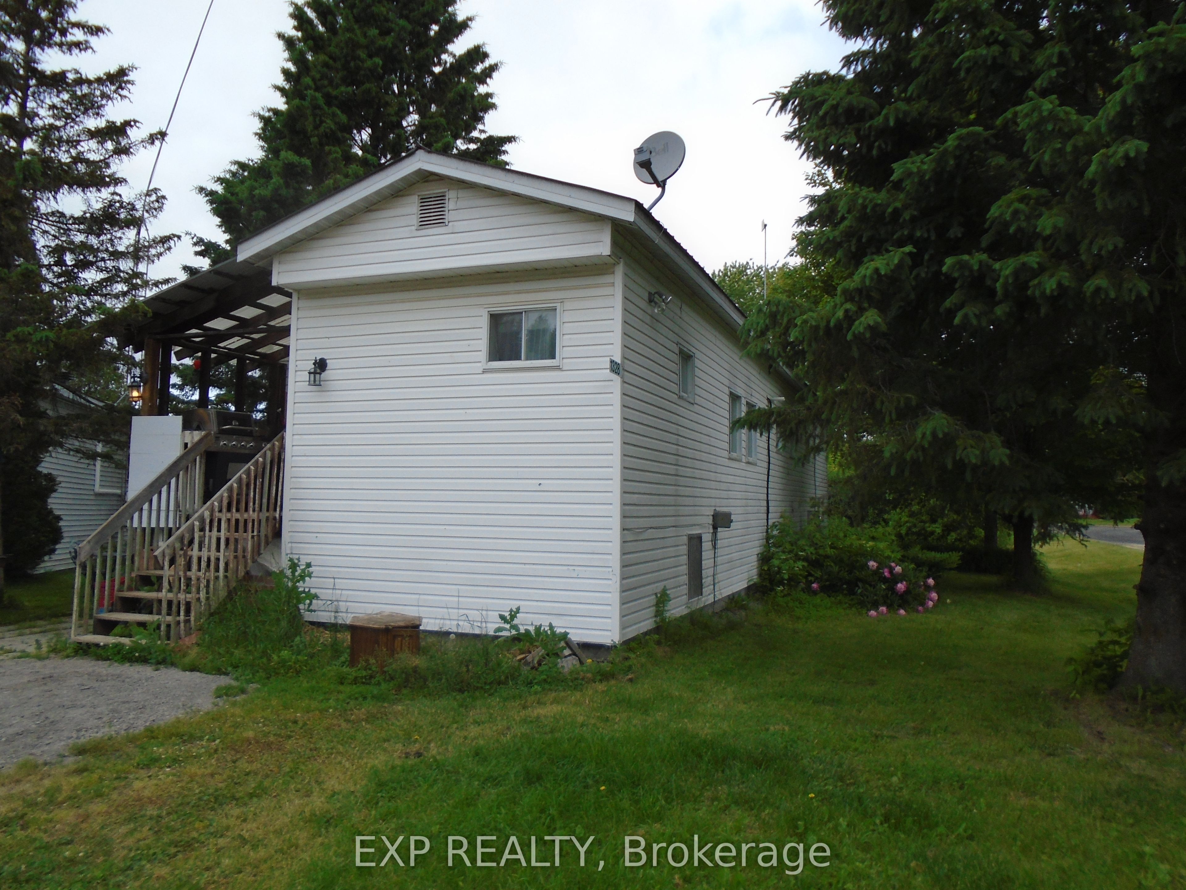 1328 Sunflower Private Property Photo 1