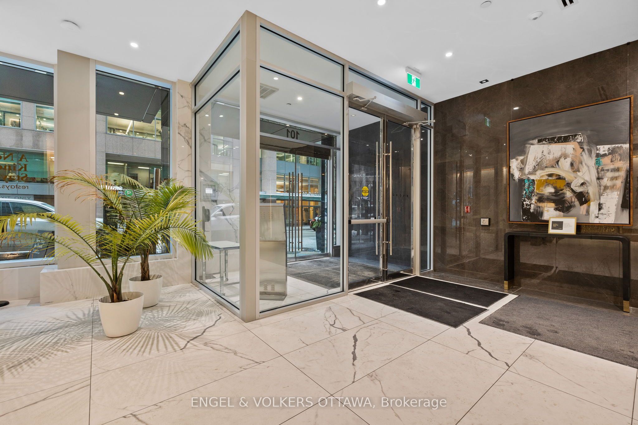 101 Queen Street 807 Property Photo 6