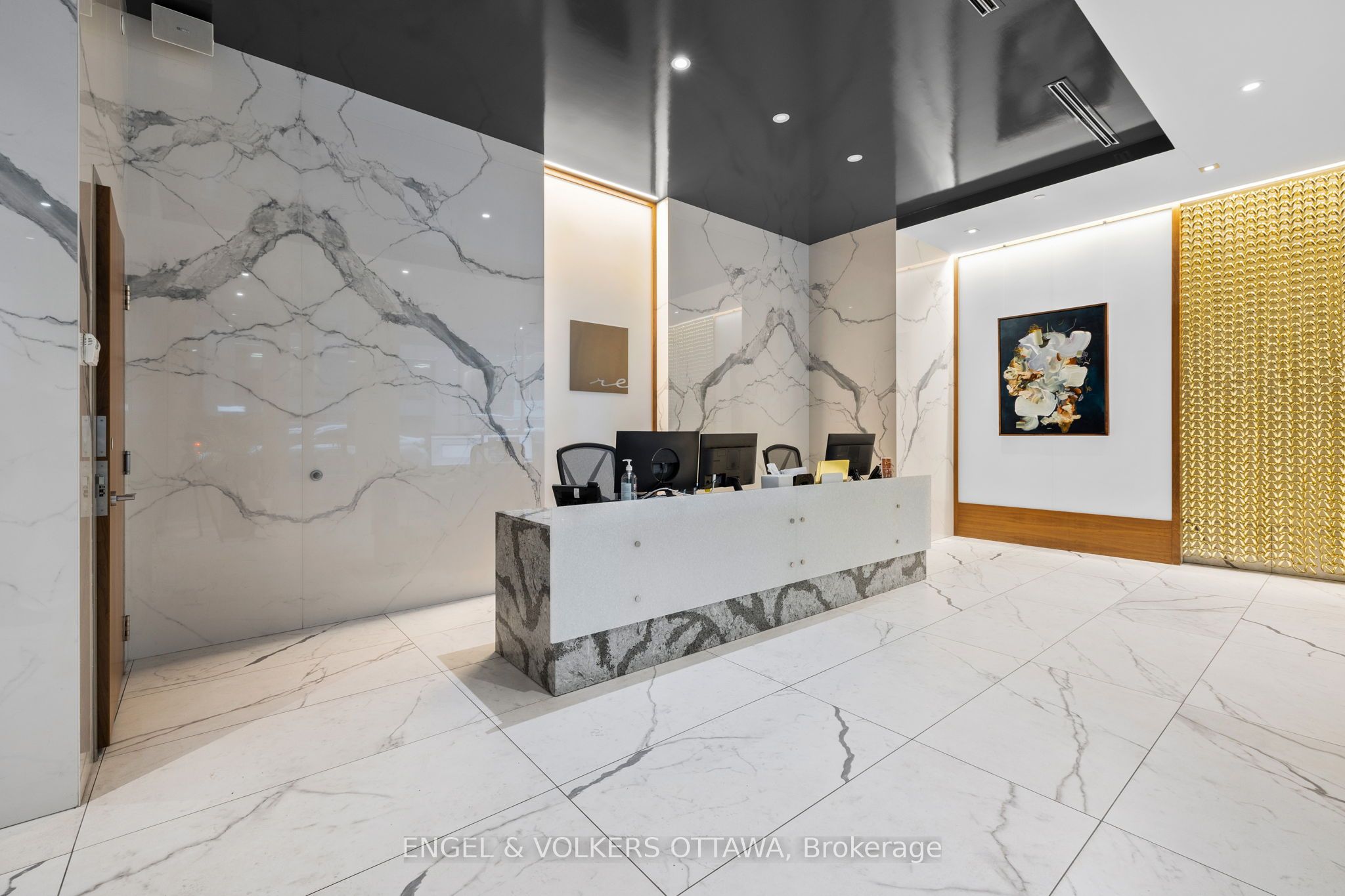 101 Queen Street 807 Property Photo 8