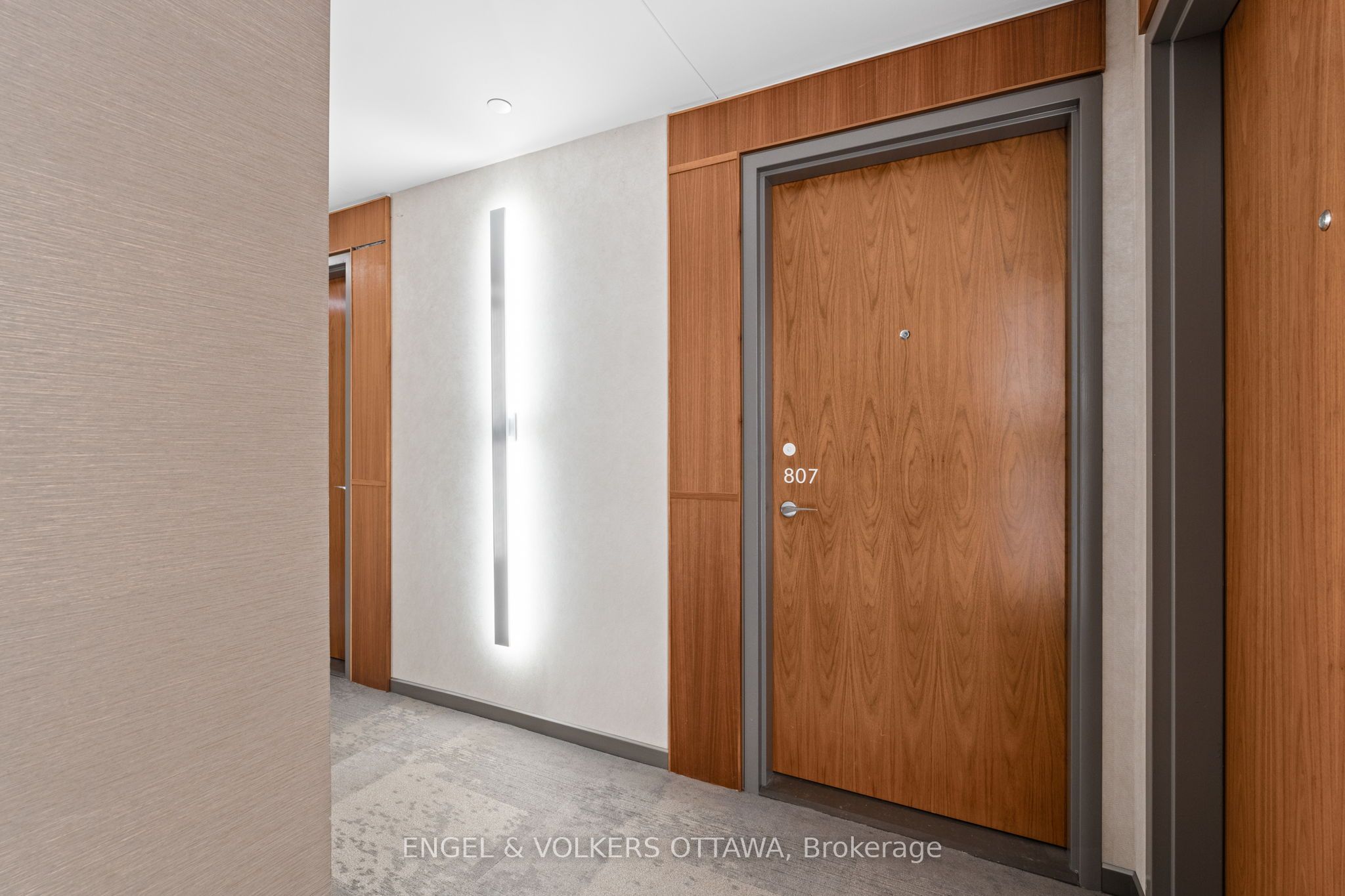 101 Queen Street 807 Property Photo 11