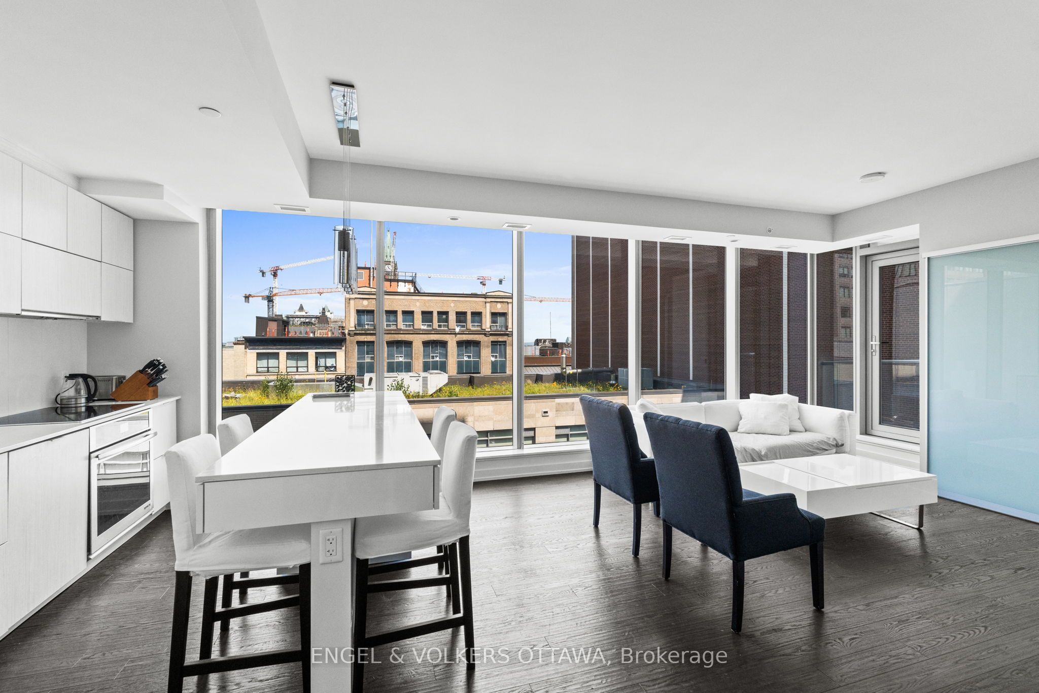 101 Queen Street 807 Property Photo 14