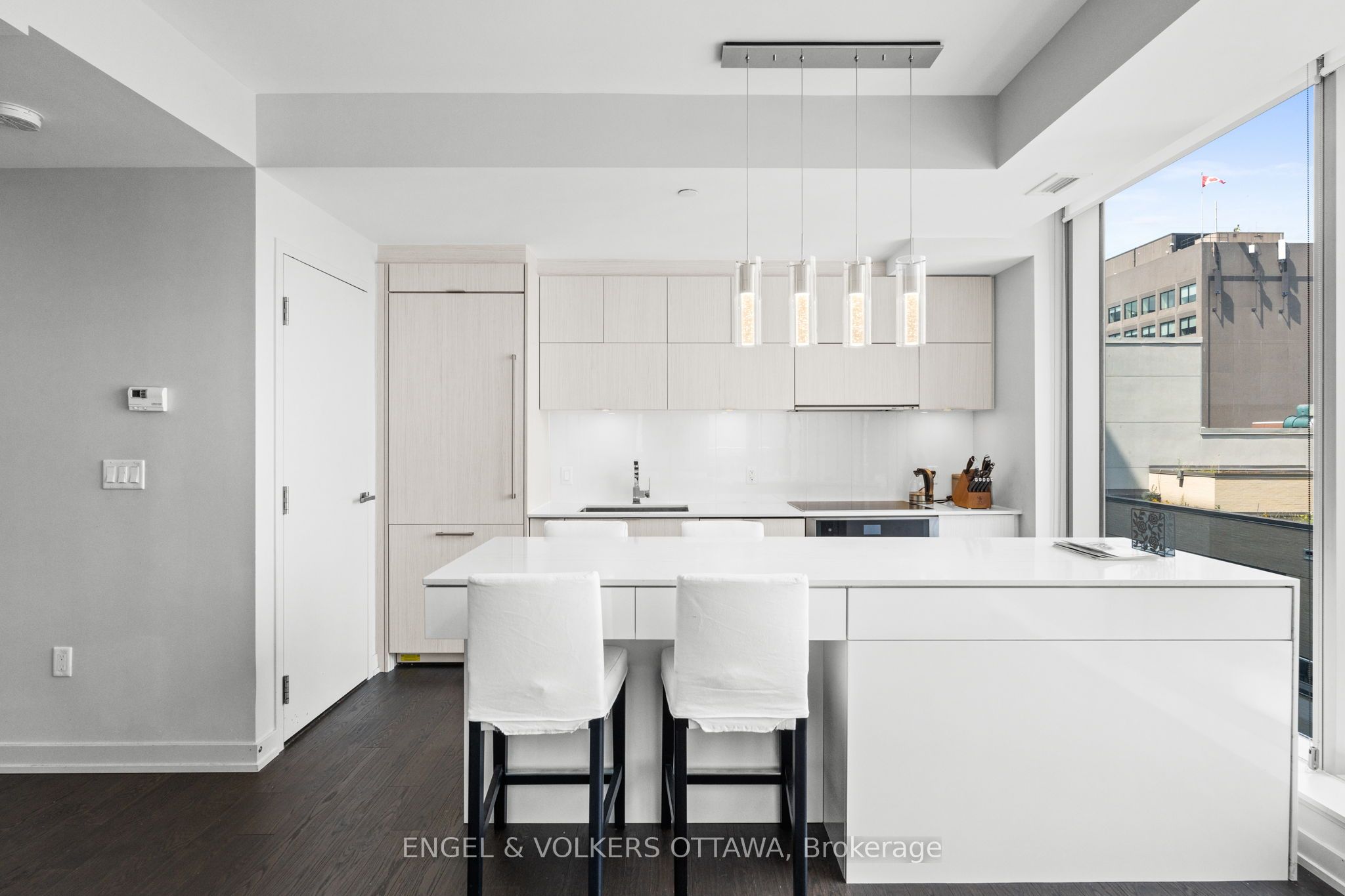 101 Queen Street 807 Property Photo 16