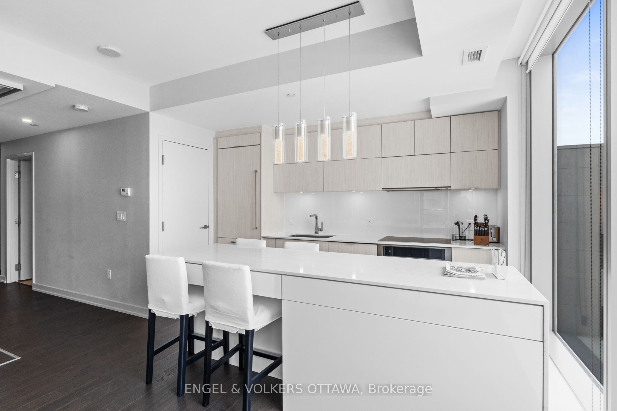 101 Queen Street 807 Property Photo 17