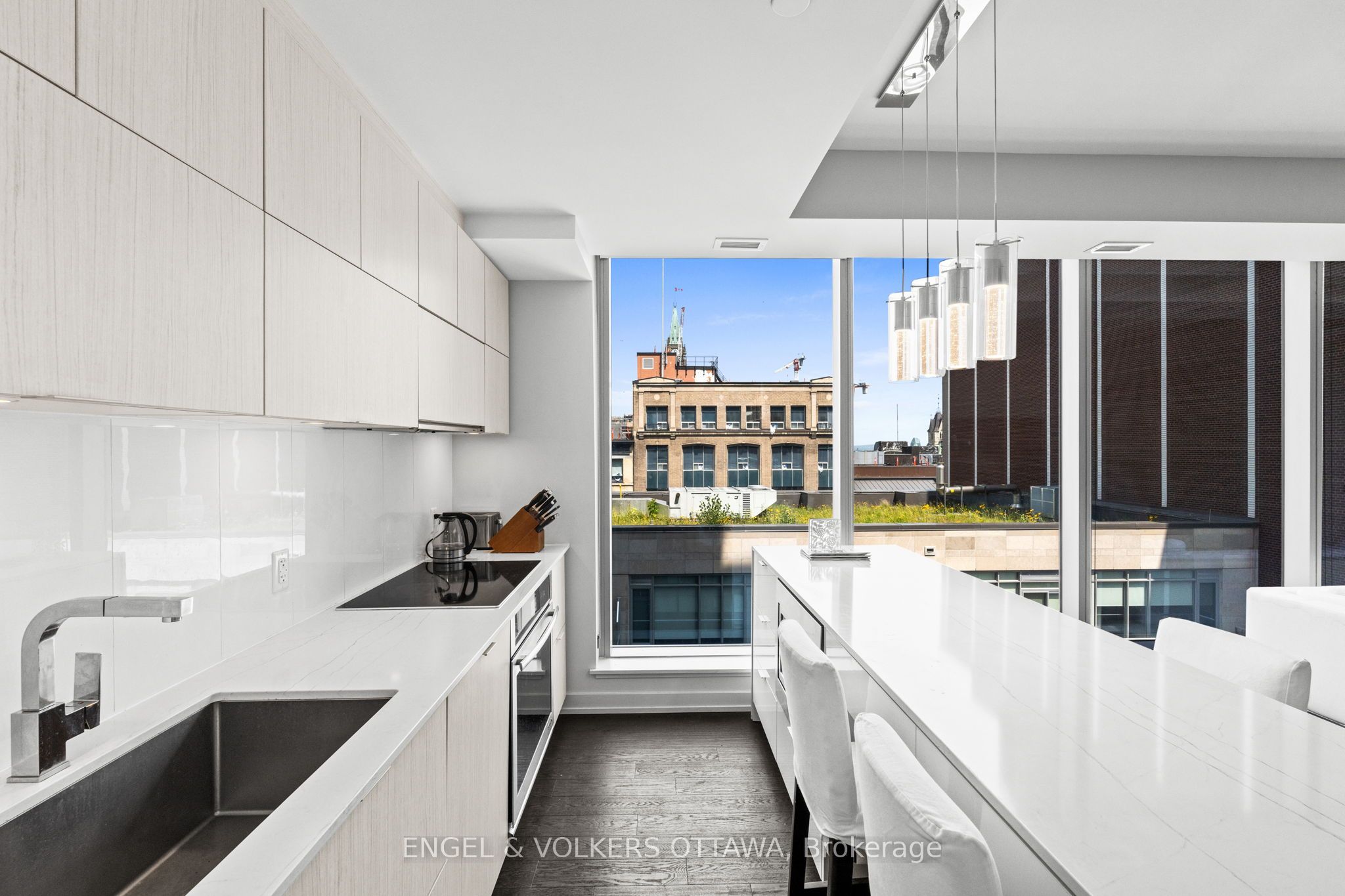101 Queen Street 807 Property Photo 18