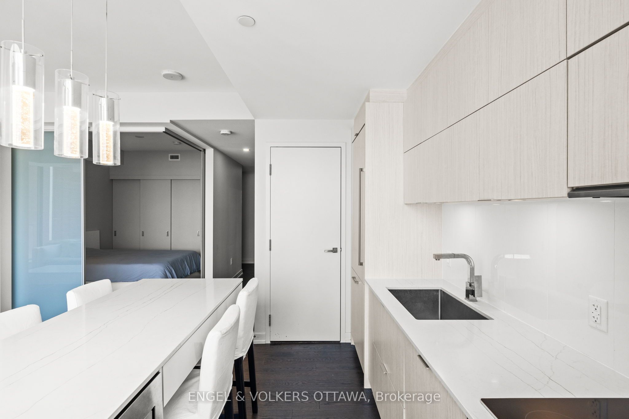 101 Queen Street 807 Property Photo 21
