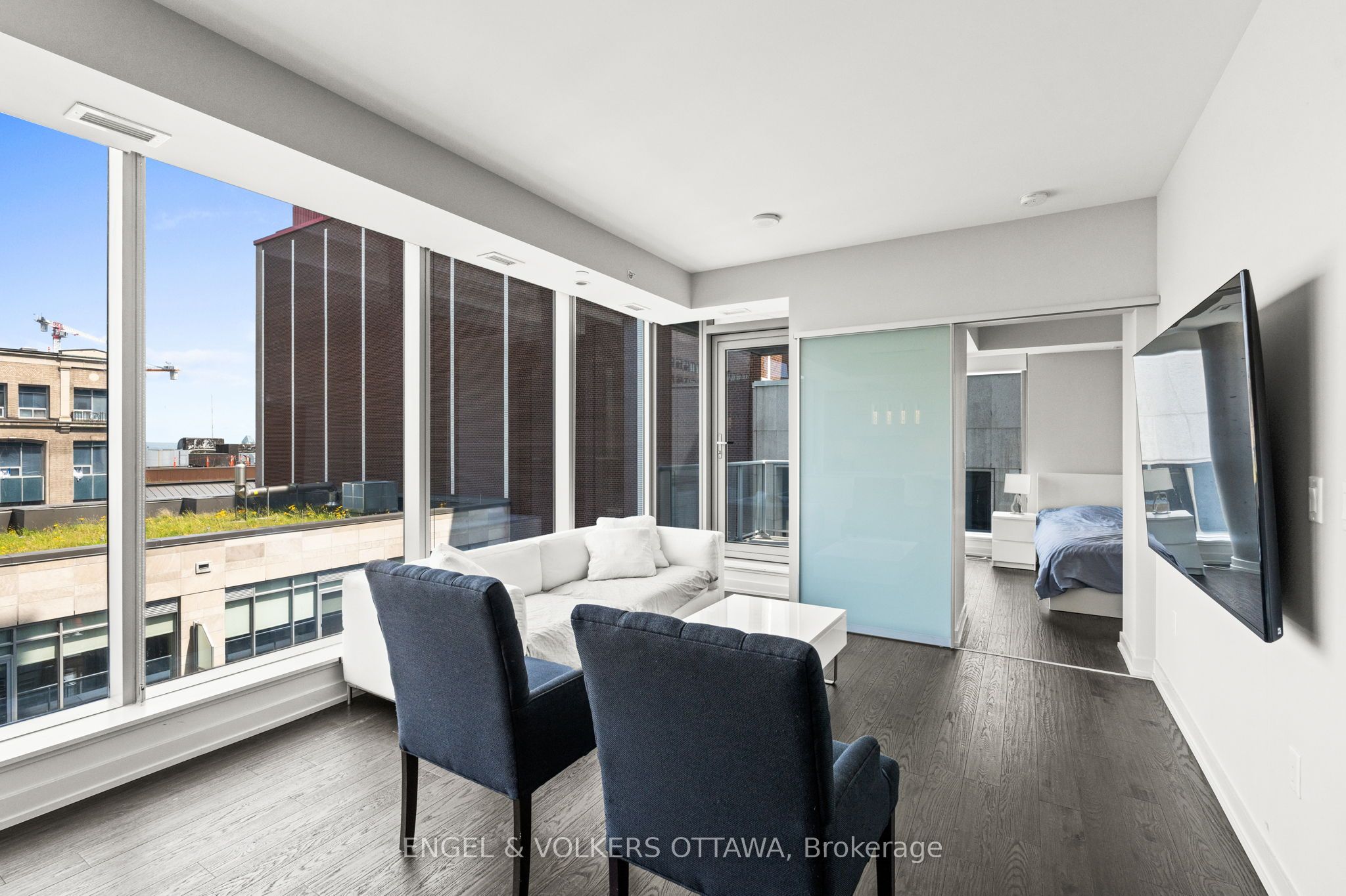 101 Queen Street 807 Property Photo 22