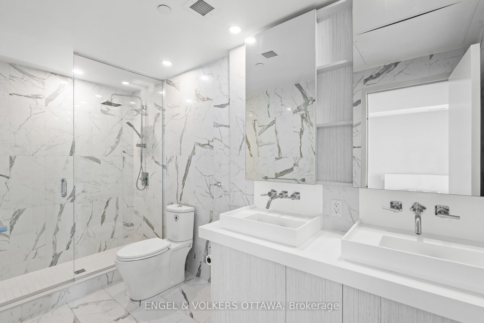 101 Queen Street 807 Property Photo 29