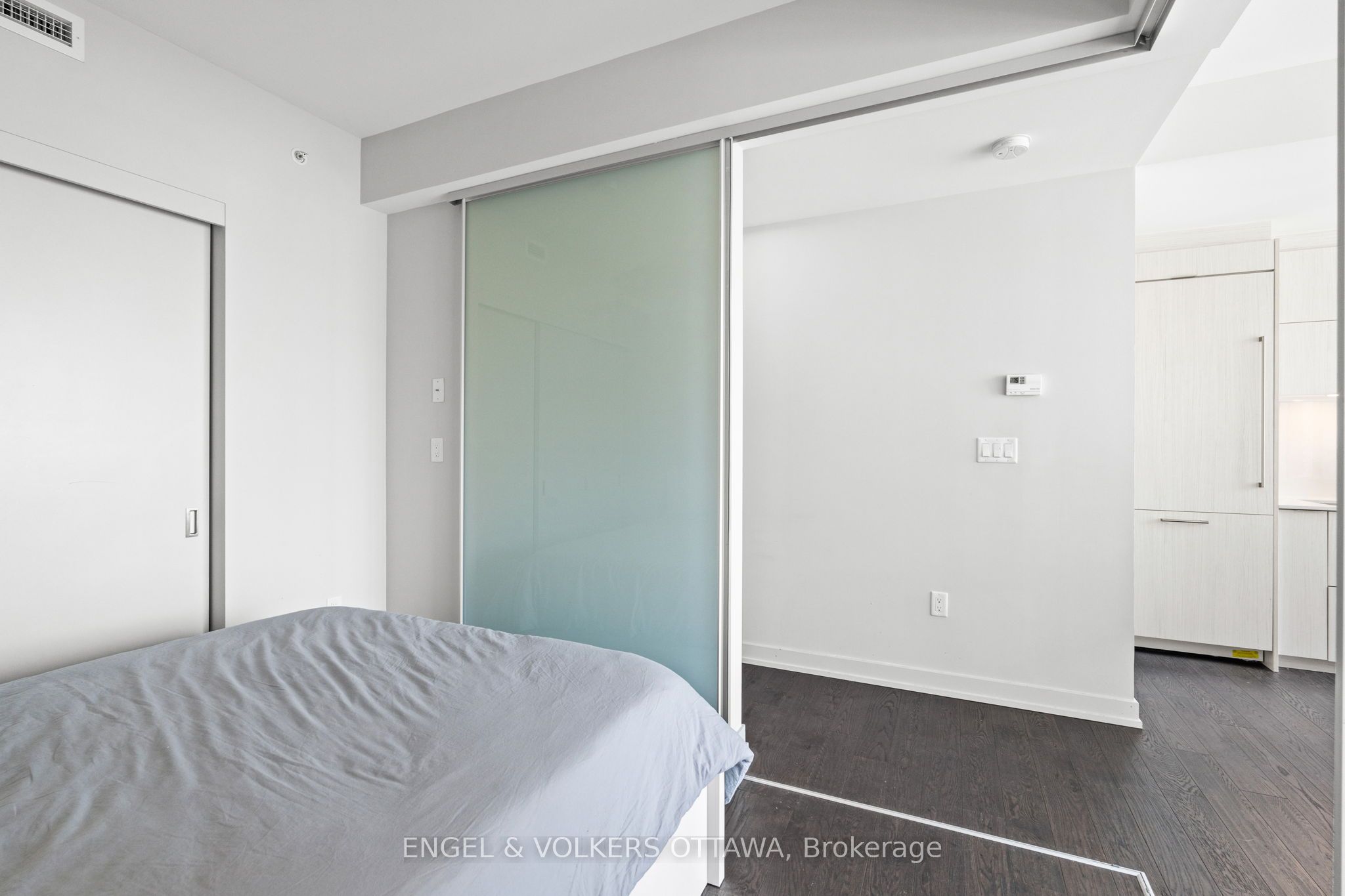 101 Queen Street 807 Property Photo 32