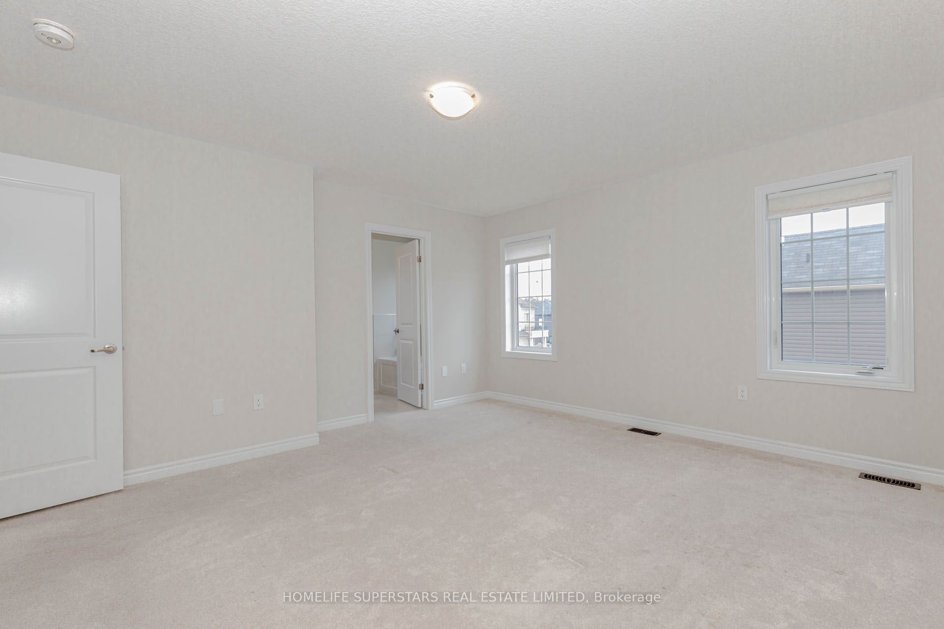 10 Macklin Street Property Photo 28