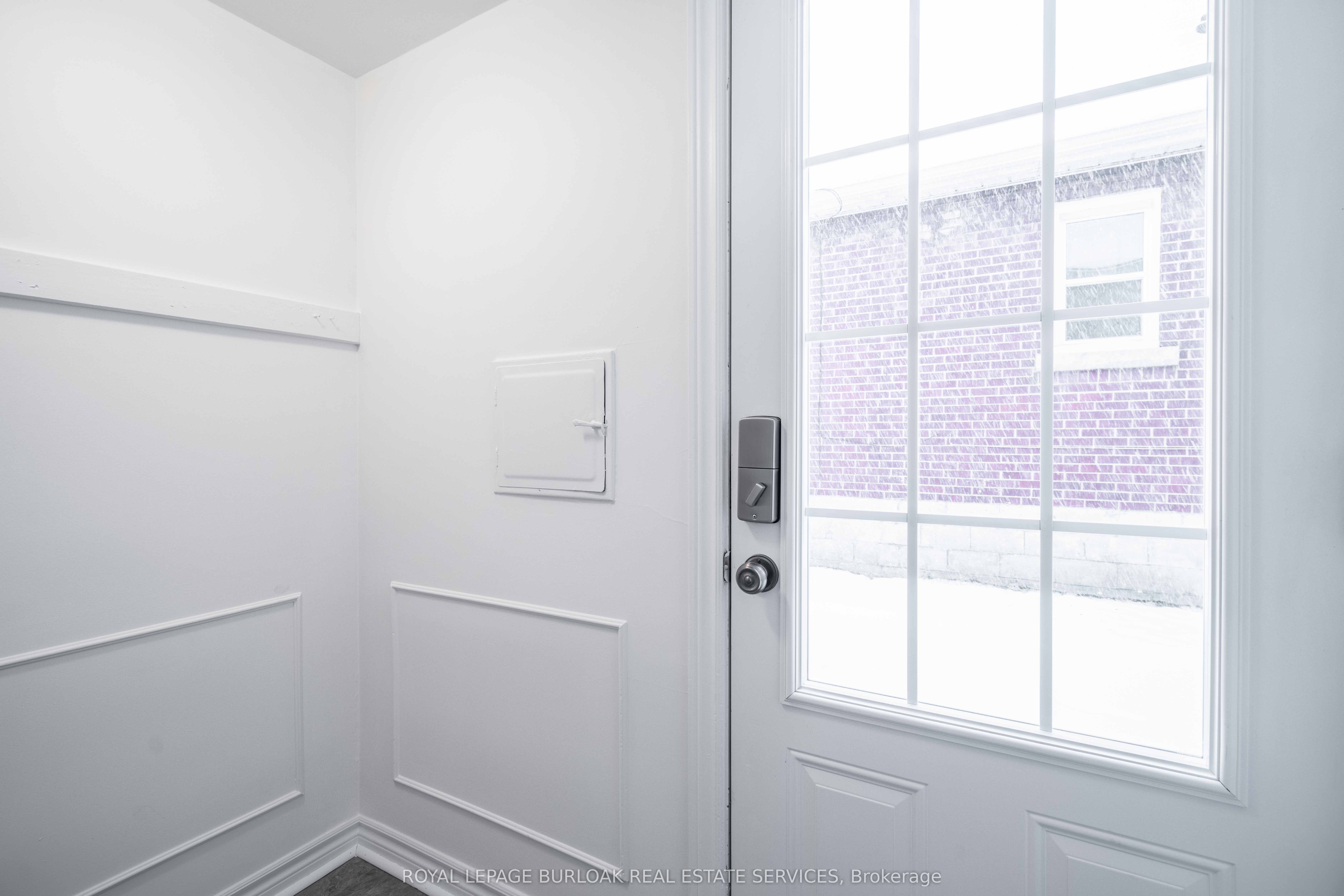 356 East 17th Street Lower Property Photo 4