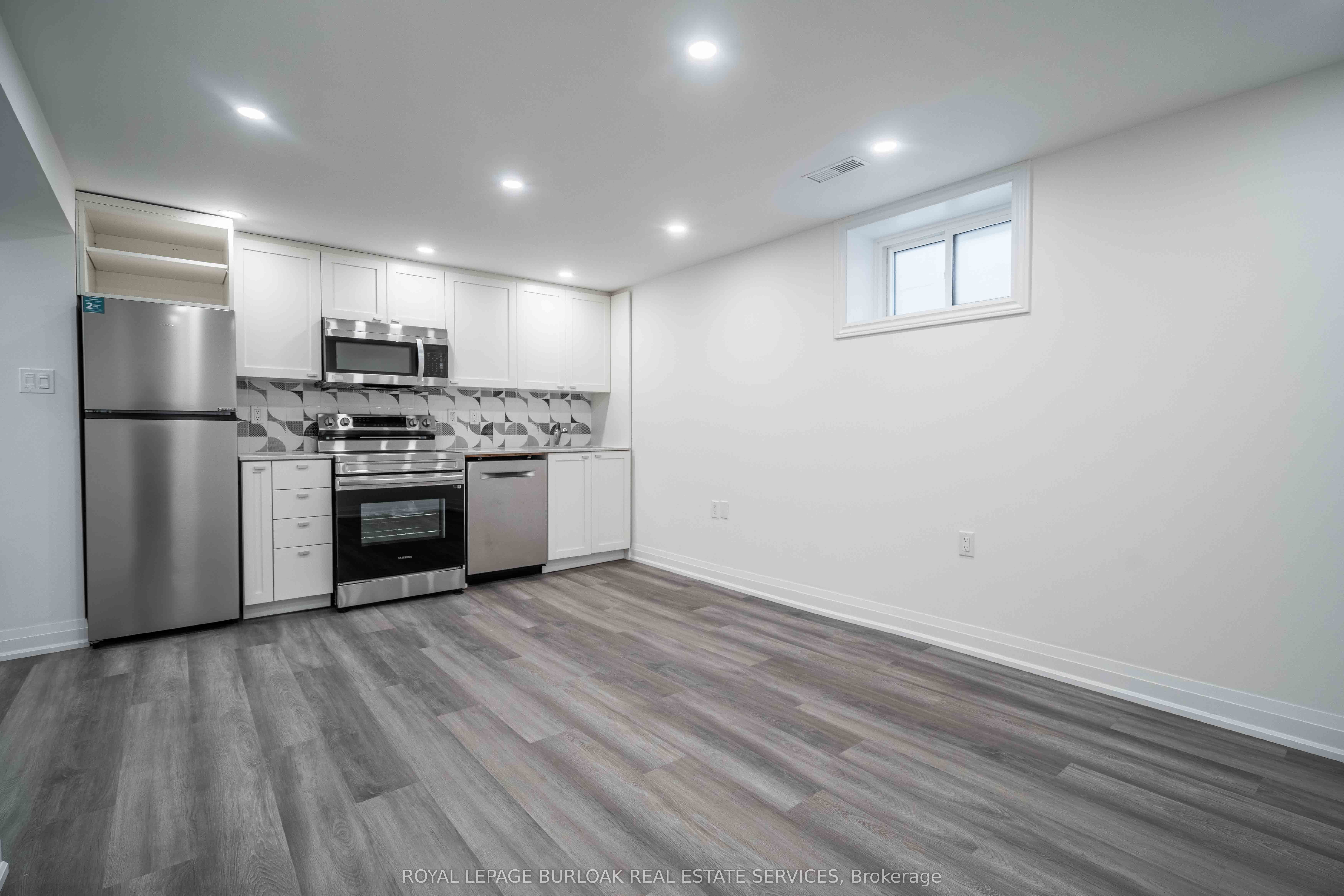 356 East 17th Street Lower Property Photo 6