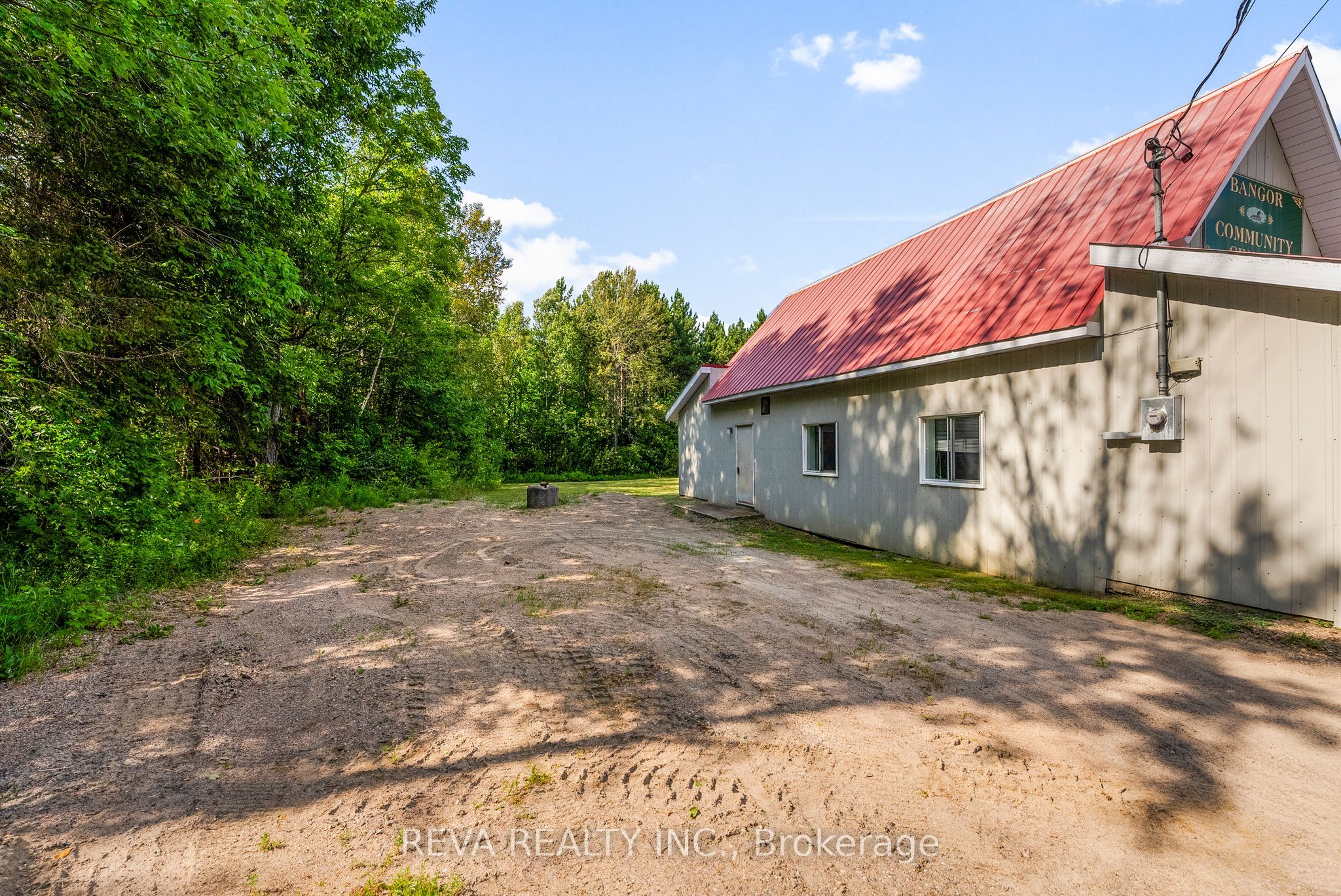 786 Centreview Road Property Photo 3