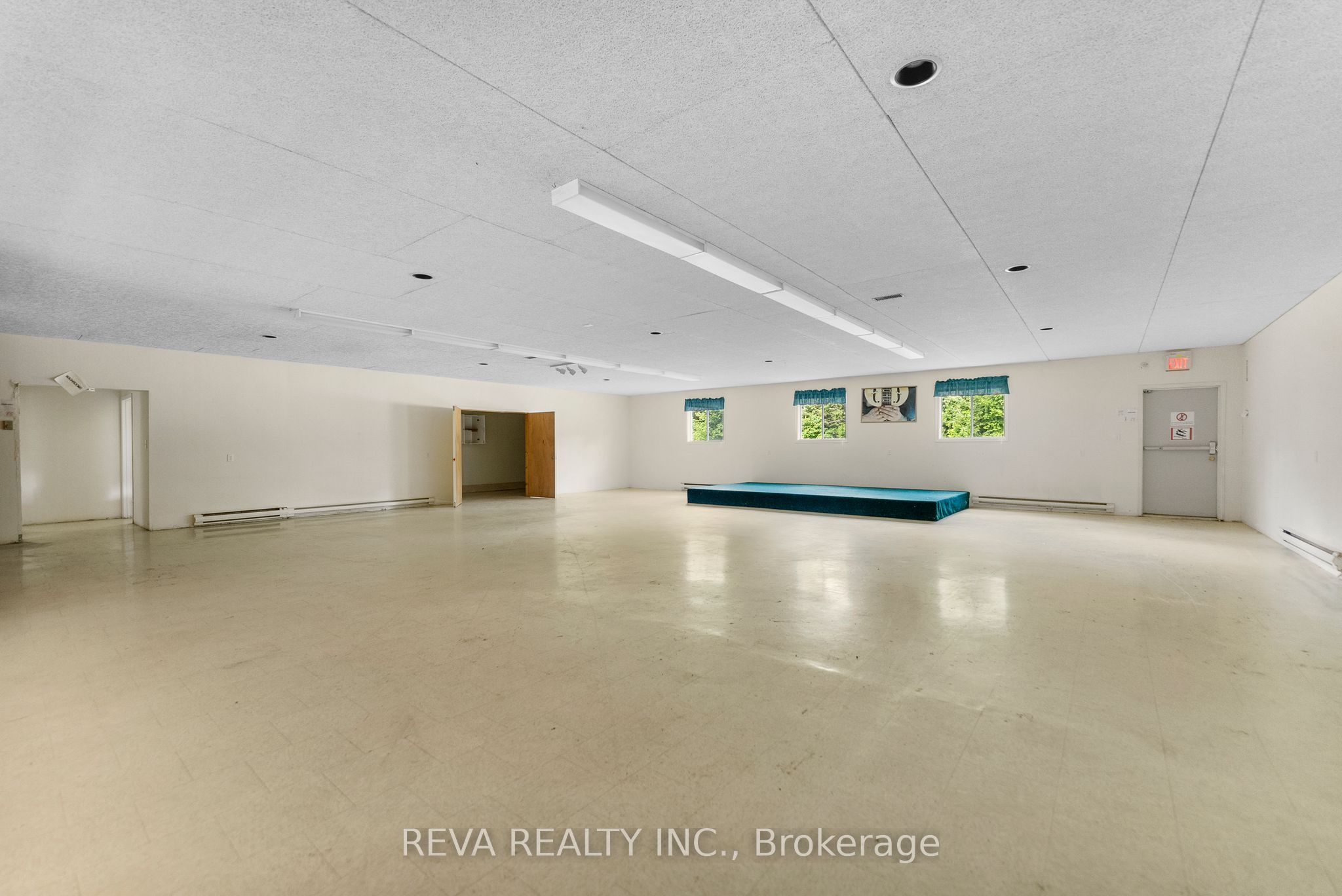 786 Centreview Road Property Photo 6