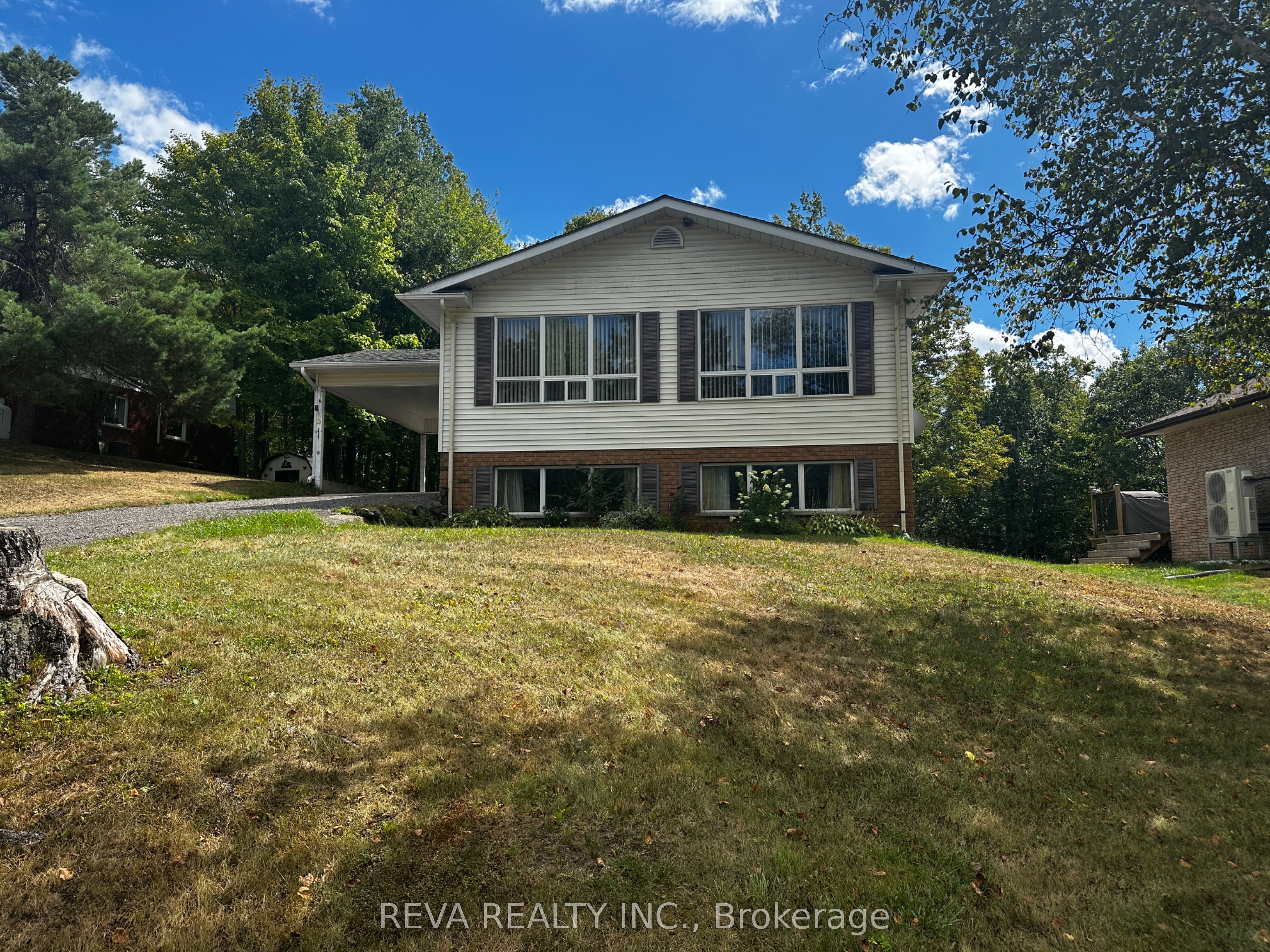 5 Oak Street Property Photo 1