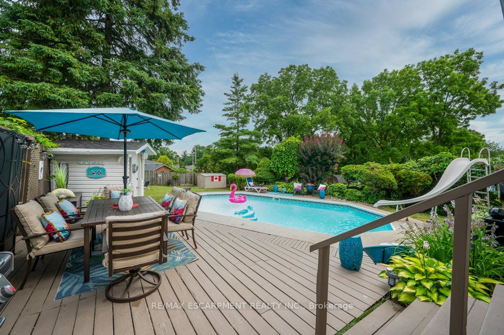 480 Mohawk Road W Property Photo 1