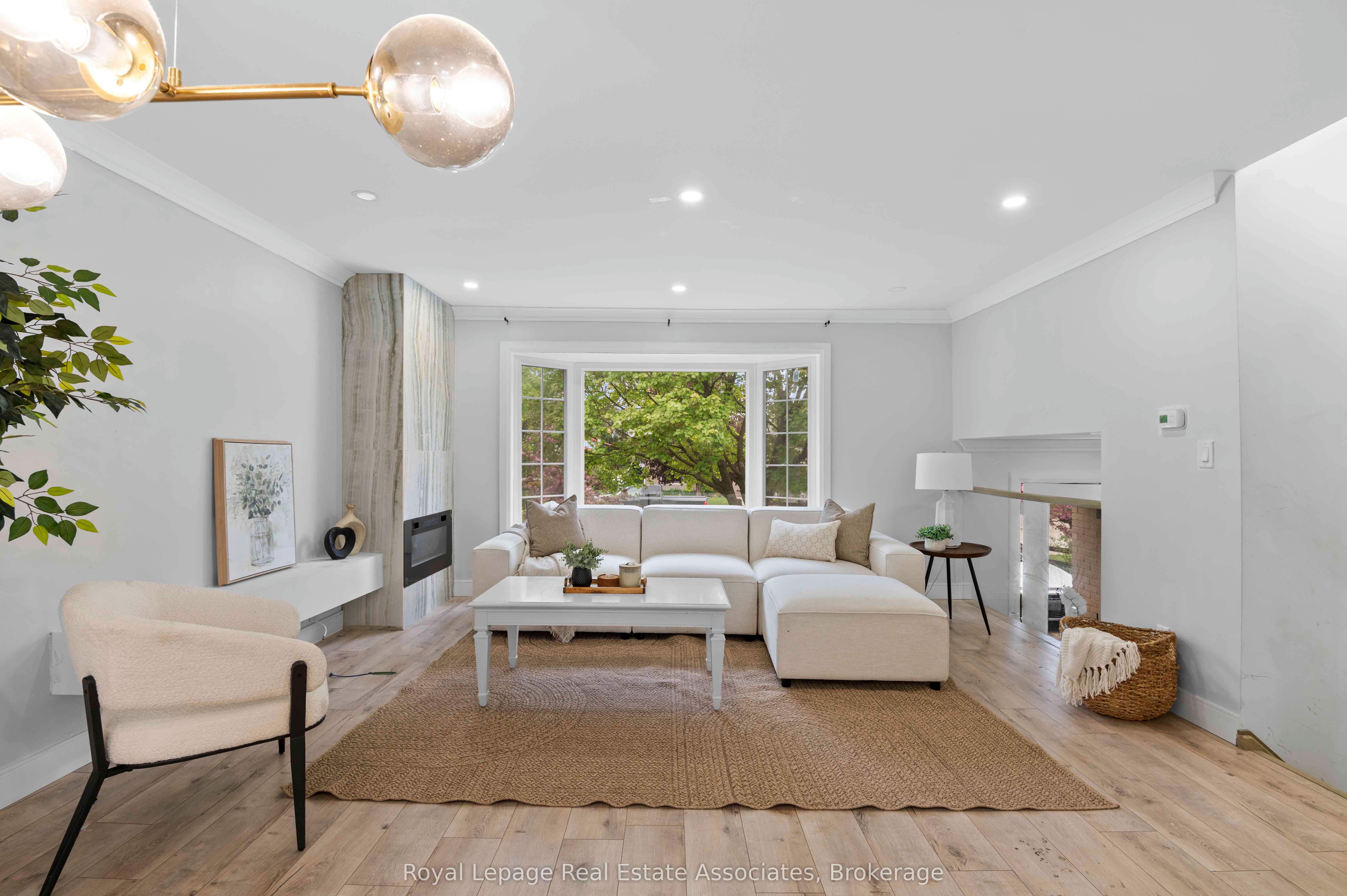 1236 Avonlea Road Property Photo 11