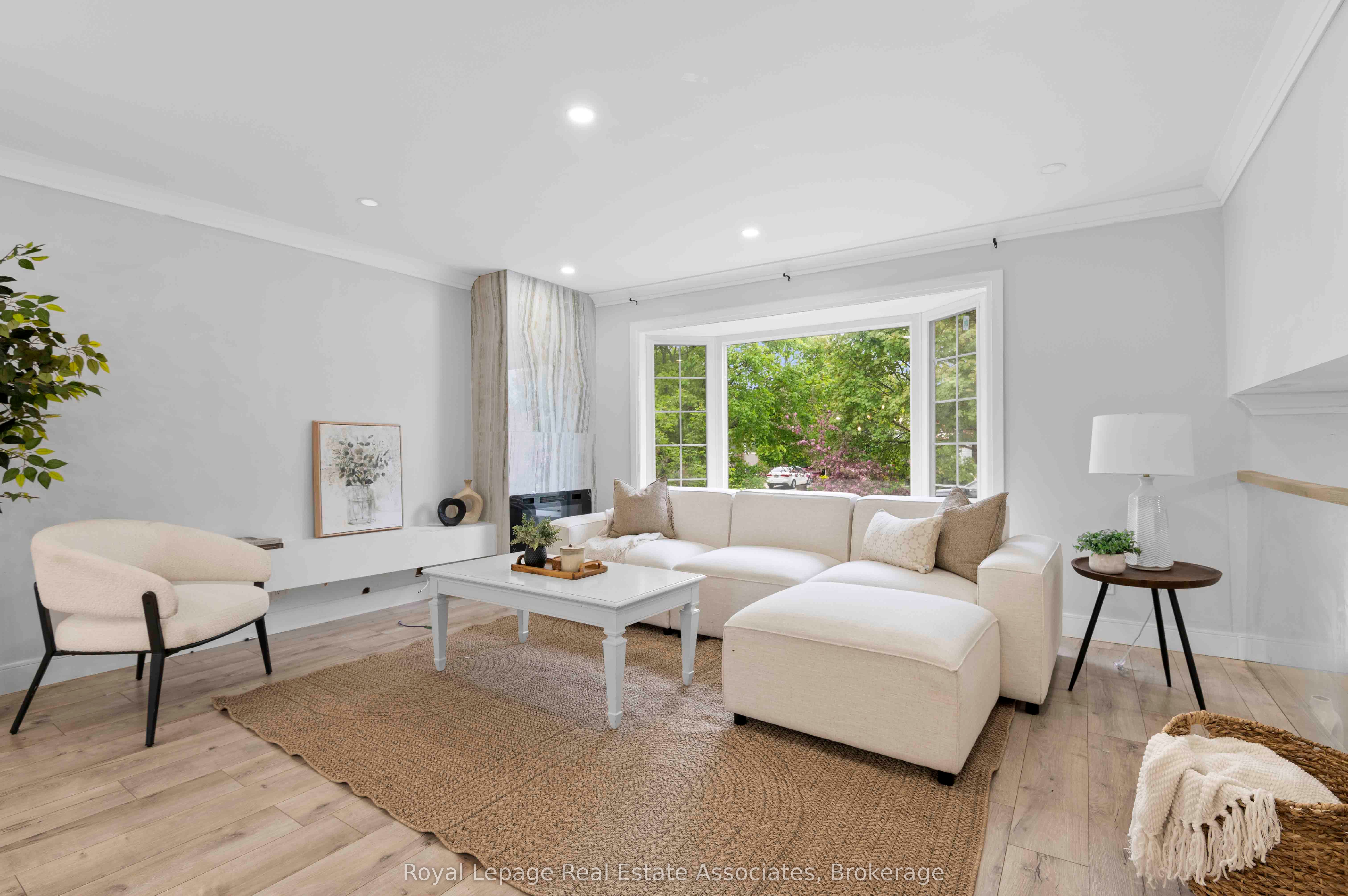 1236 Avonlea Road Property Photo 12