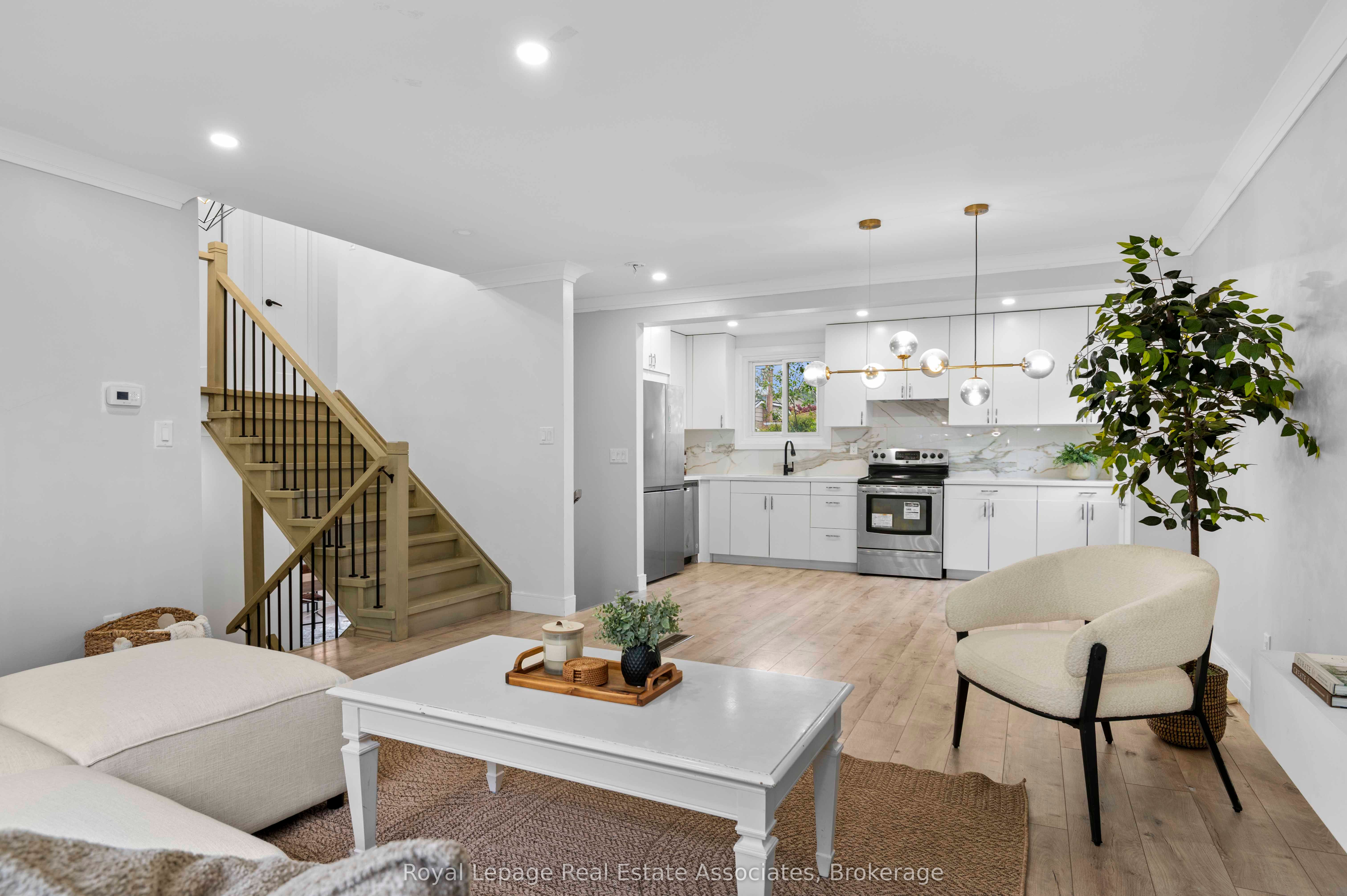 1236 Avonlea Road Property Photo 14