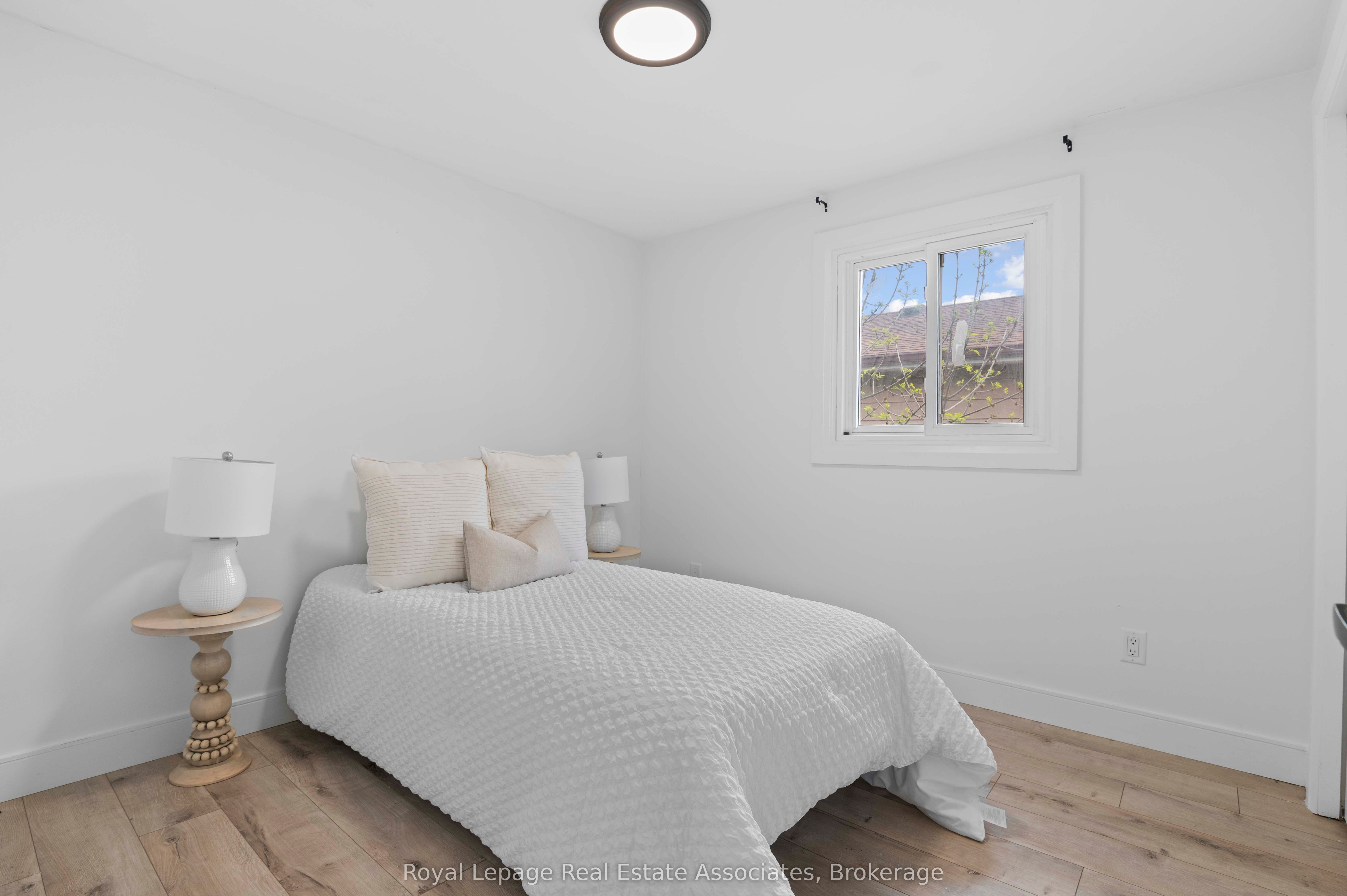 1236 Avonlea Road Property Photo 24