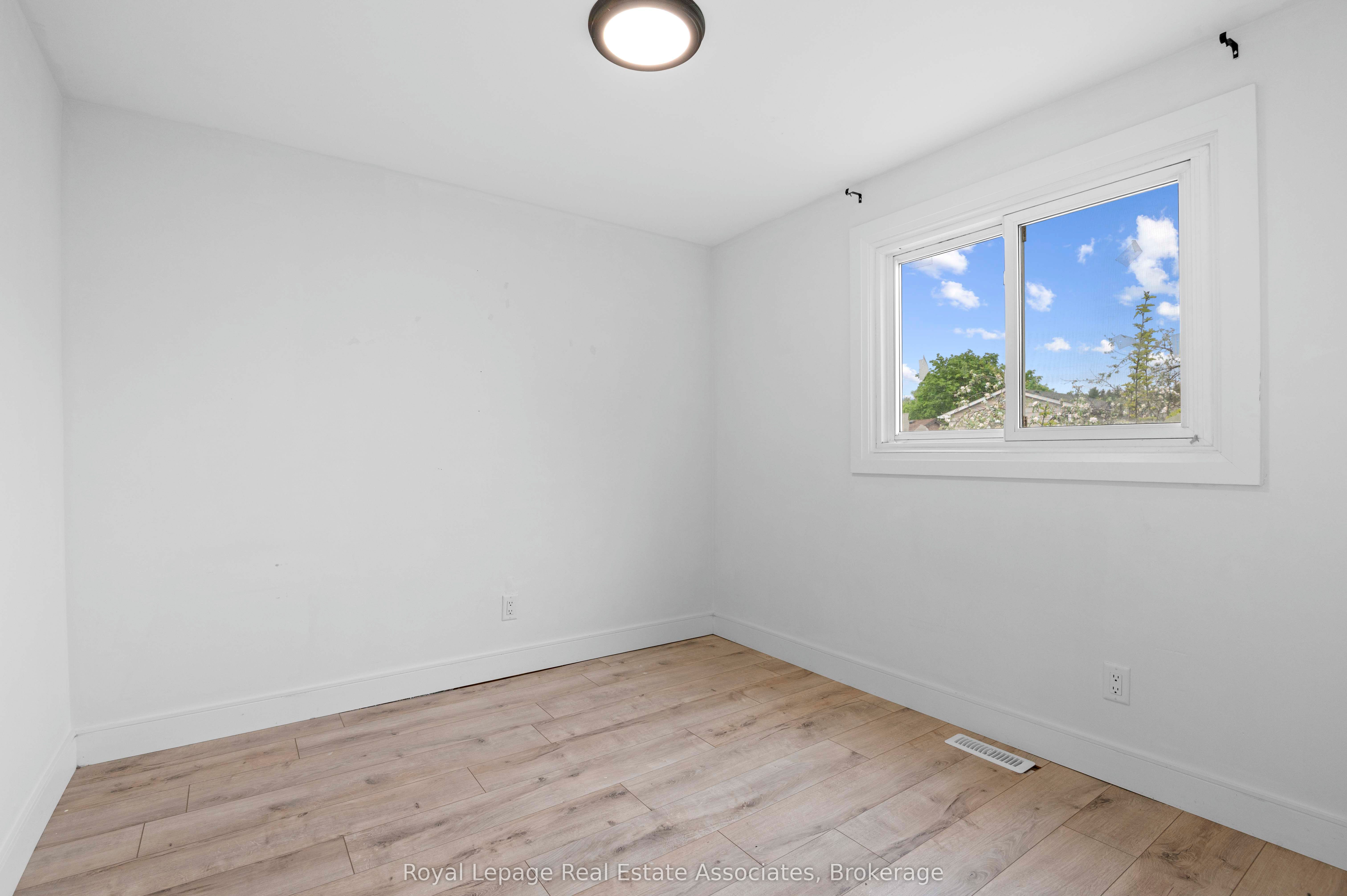 1236 Avonlea Road Property Photo 26