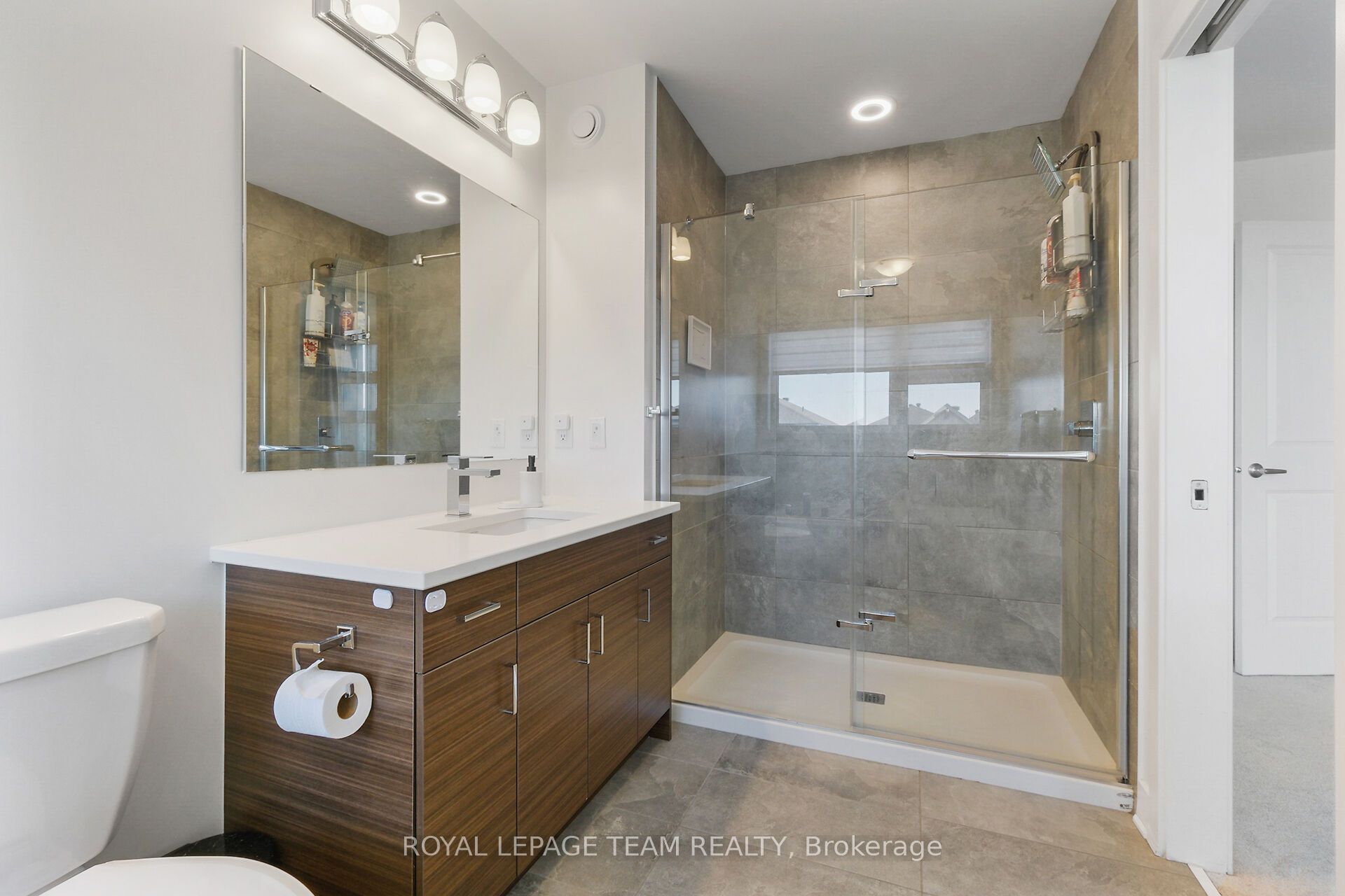 93 Warrior Street Property Photo 27
