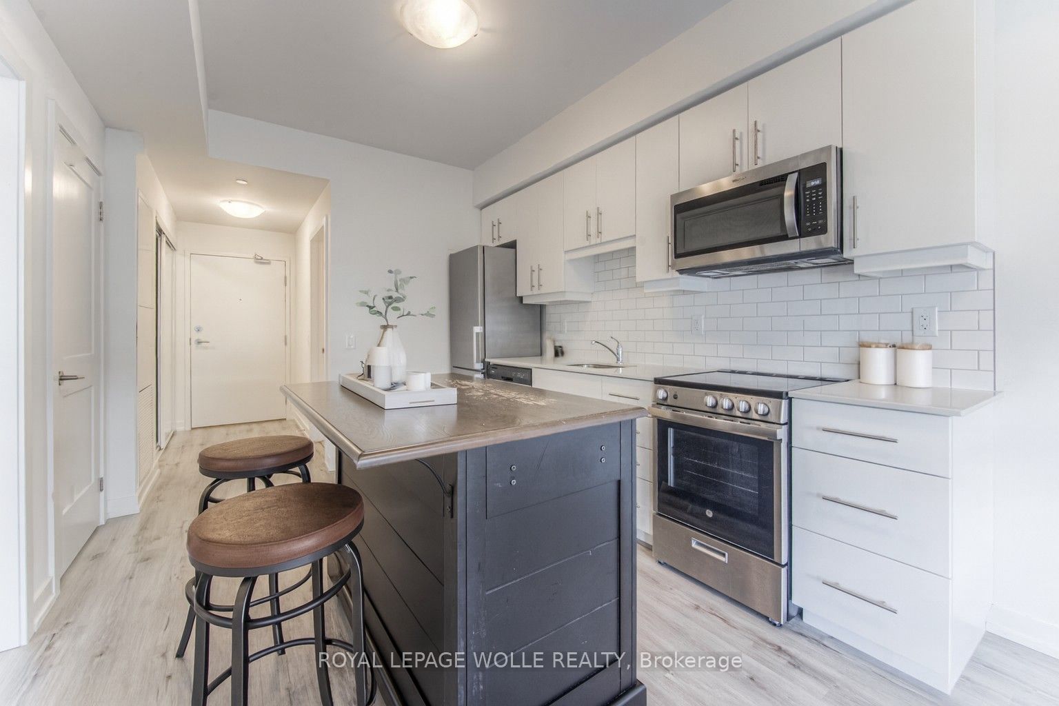 247 Northfield Drive E 509 Property Photo 6