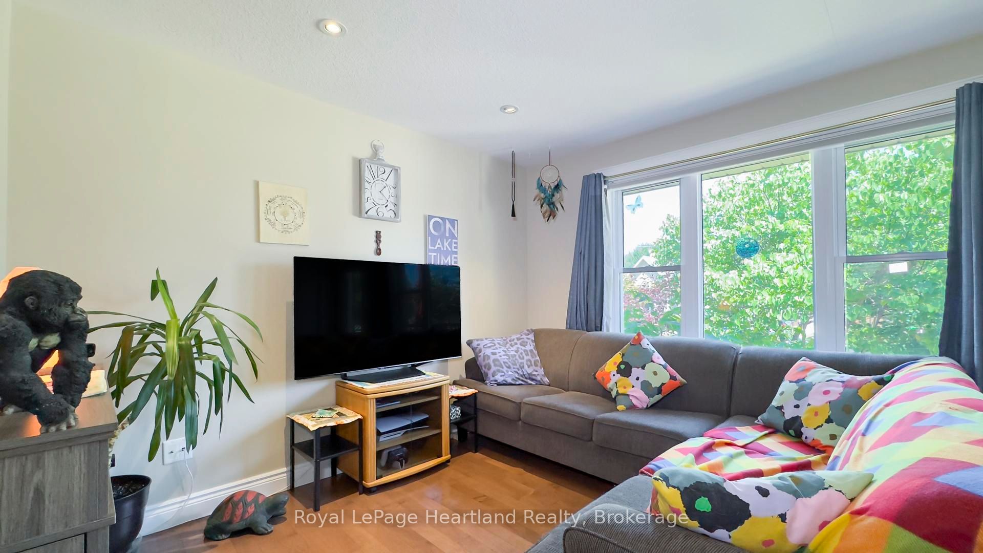 39 Balvina Drive W Property Photo 7