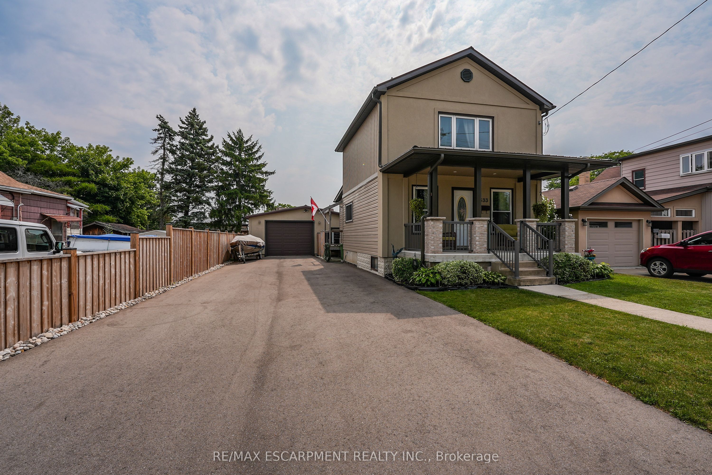 533 Cochrane Road Property Photo 1