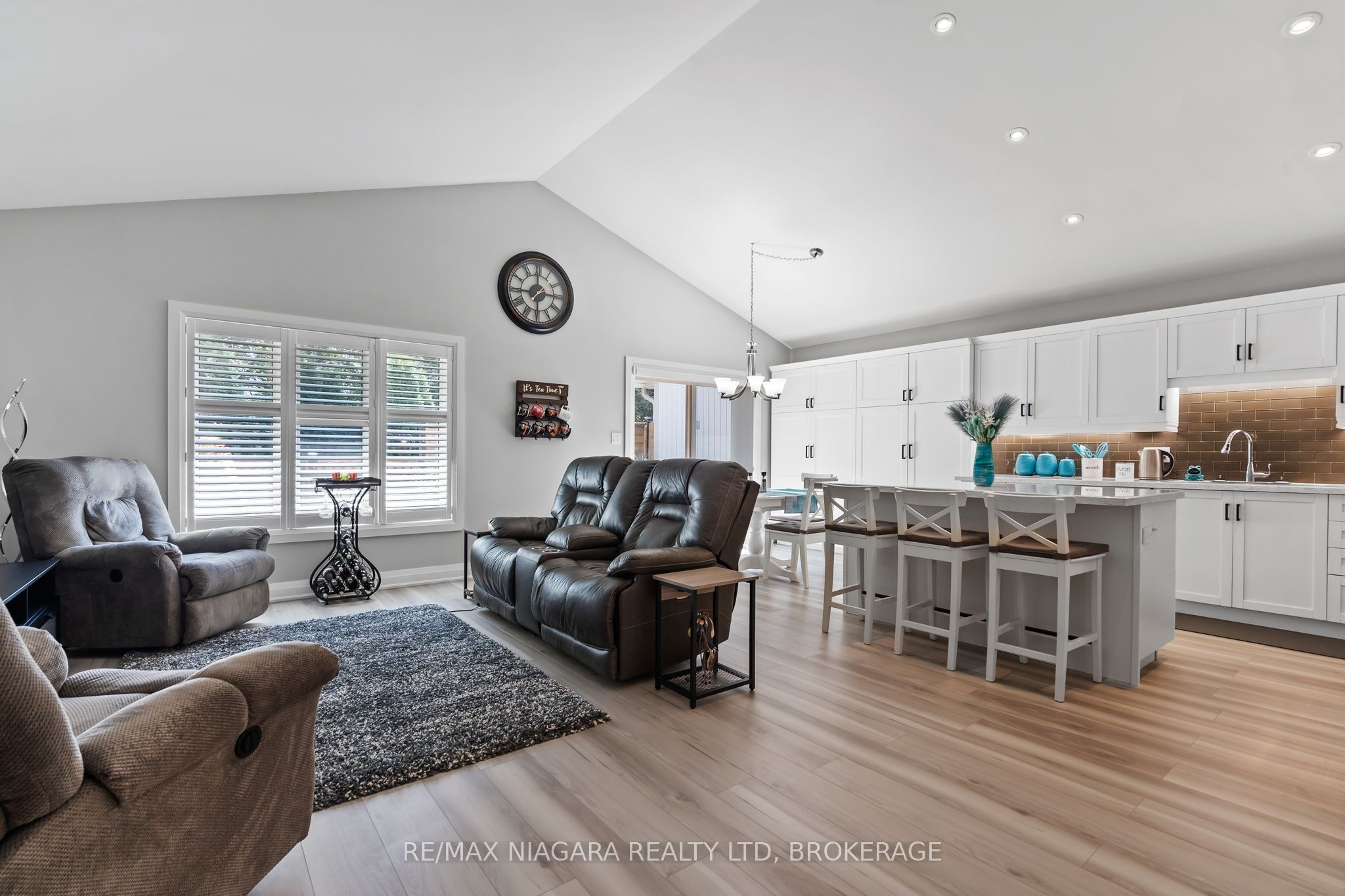 7 Gibson Place 35 Property Photo 9