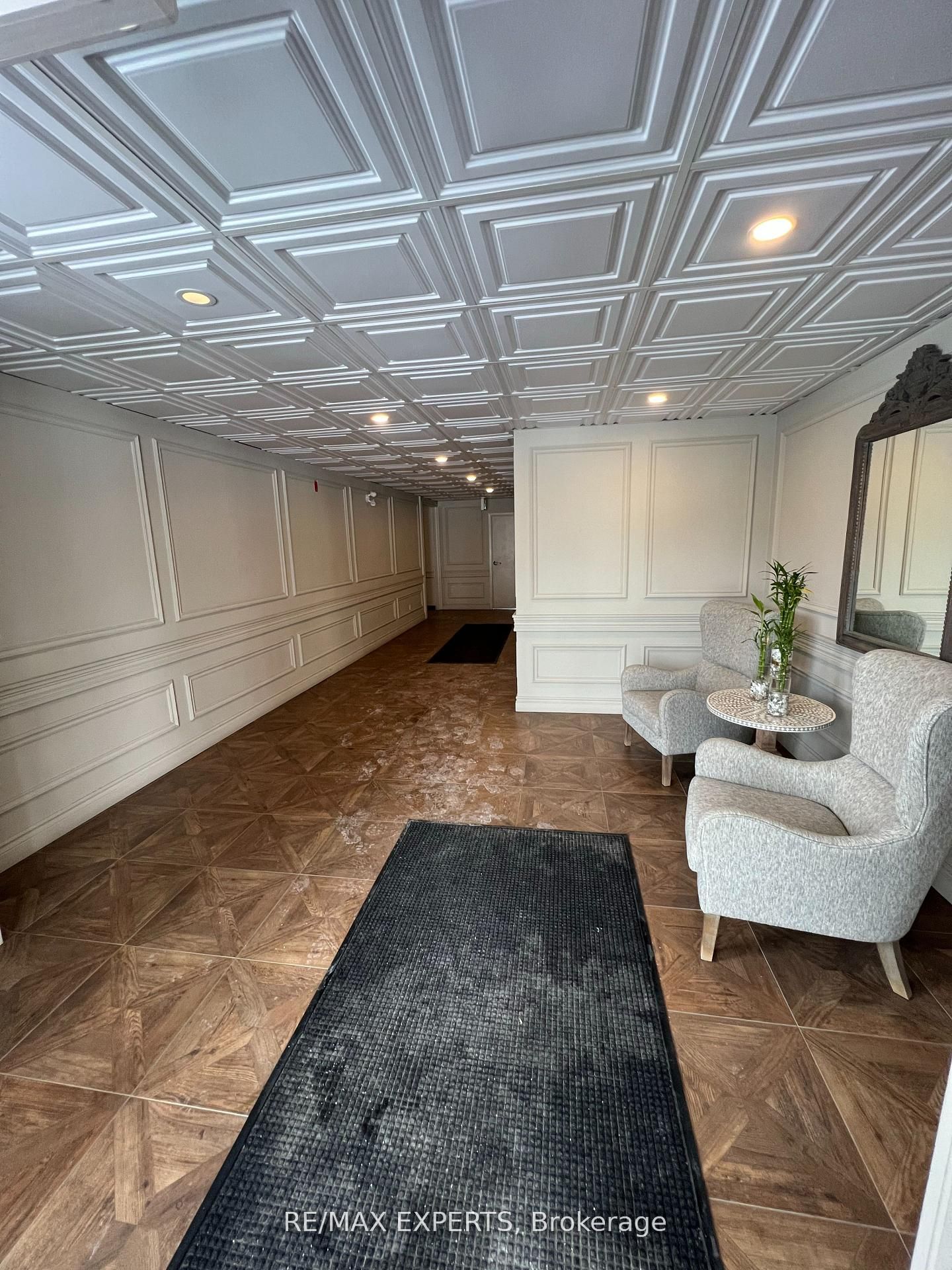 345 Briarmeadow Drive 404 Property Photo 5