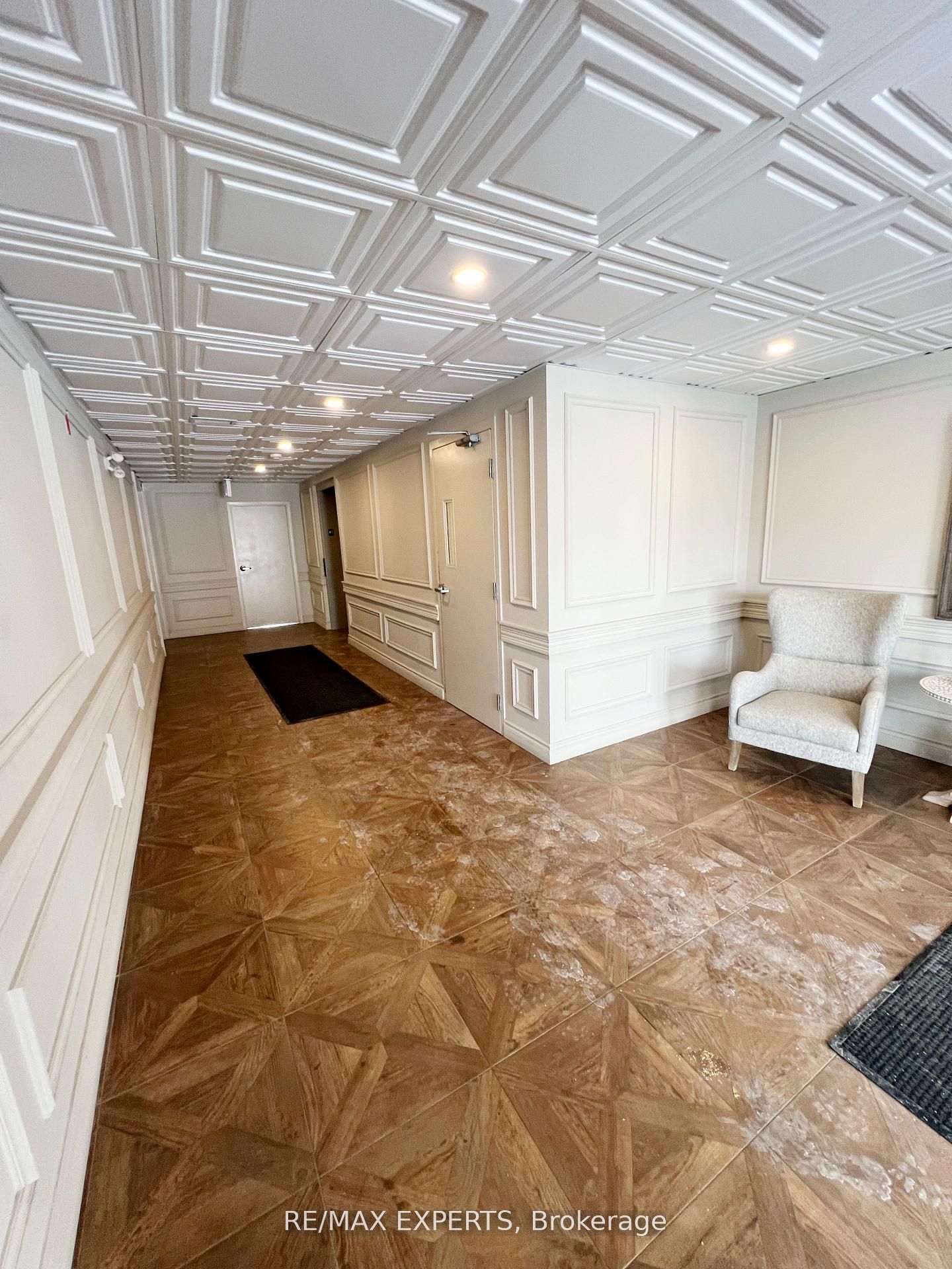 345 Briarmeadow Drive 404 Property Photo 6