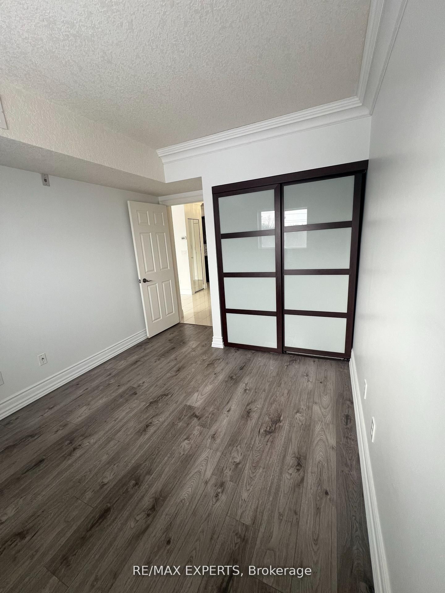 345 Briarmeadow Drive 404 Property Photo 18