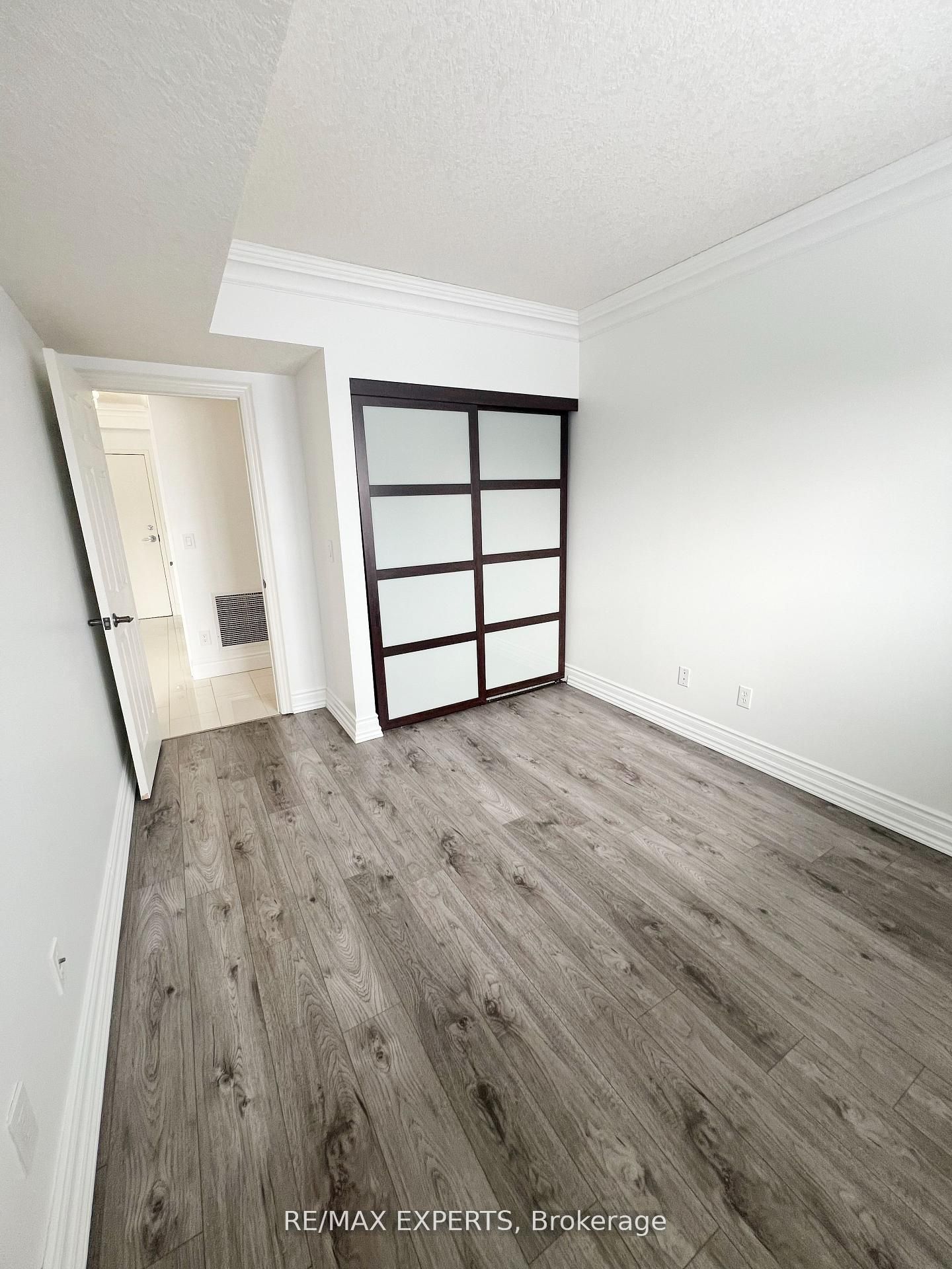 345 Briarmeadow Drive 404 Property Photo 19