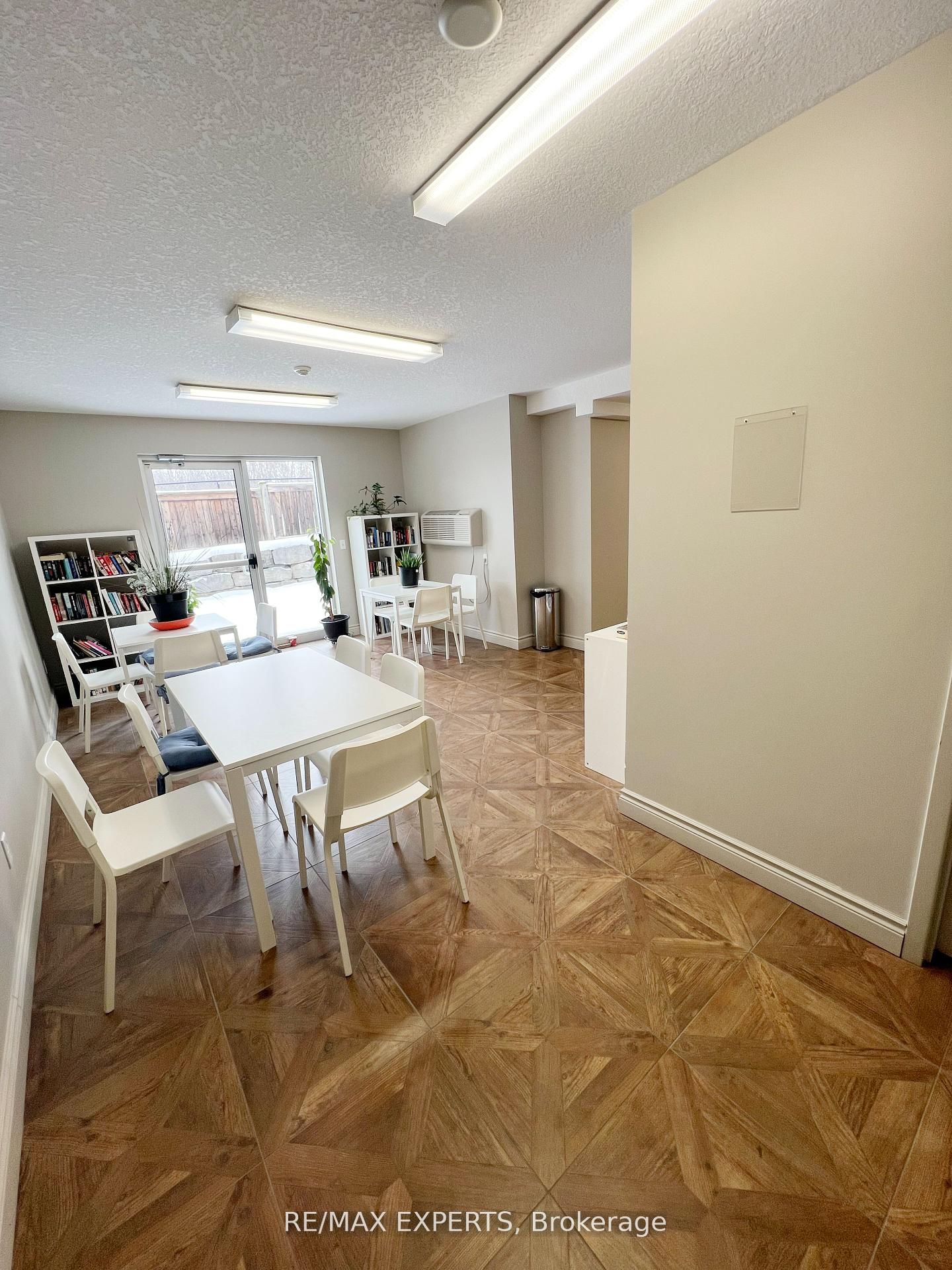 345 Briarmeadow Drive 404 Property Photo 20