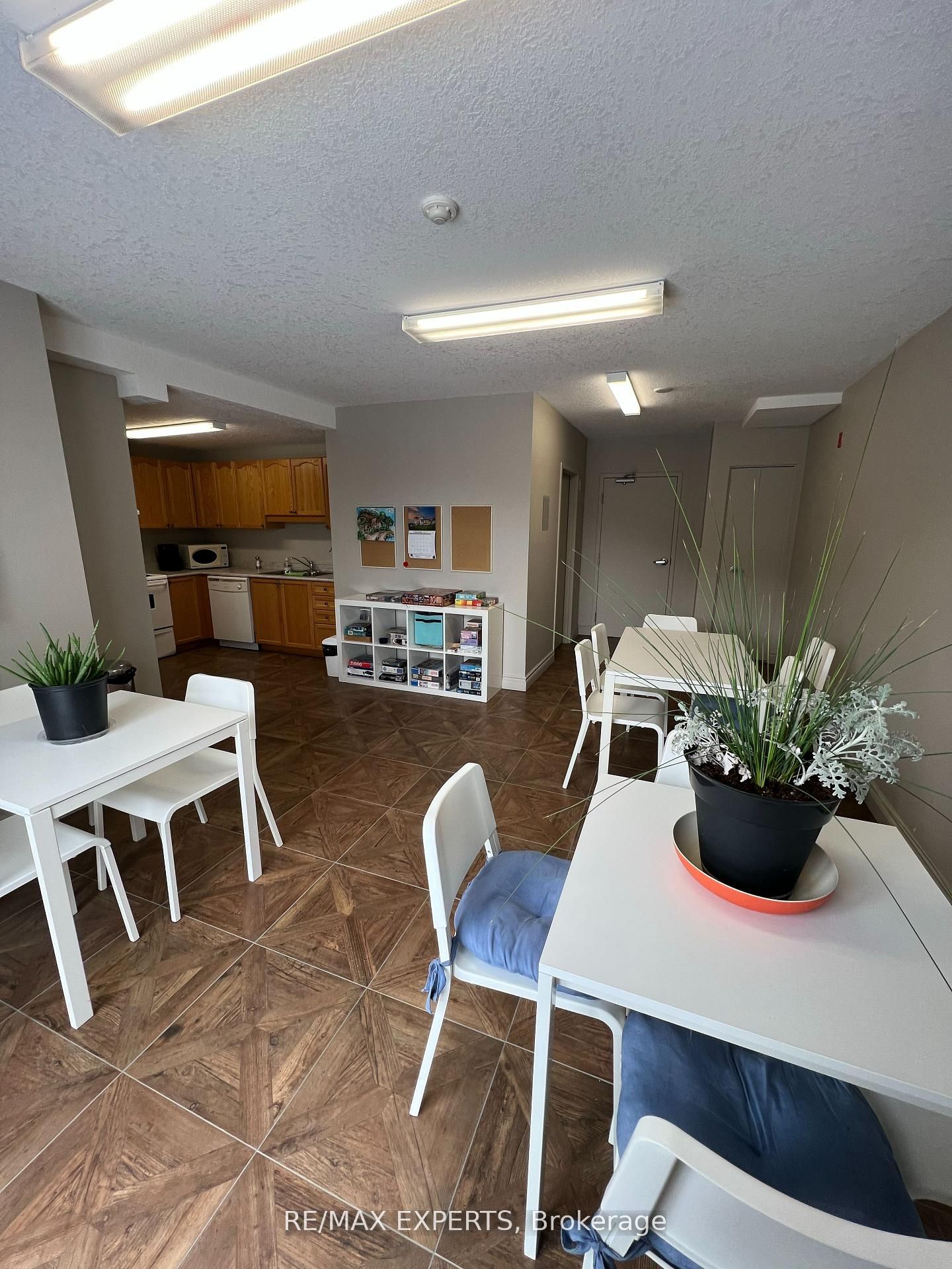 345 Briarmeadow Drive 404 Property Photo 21