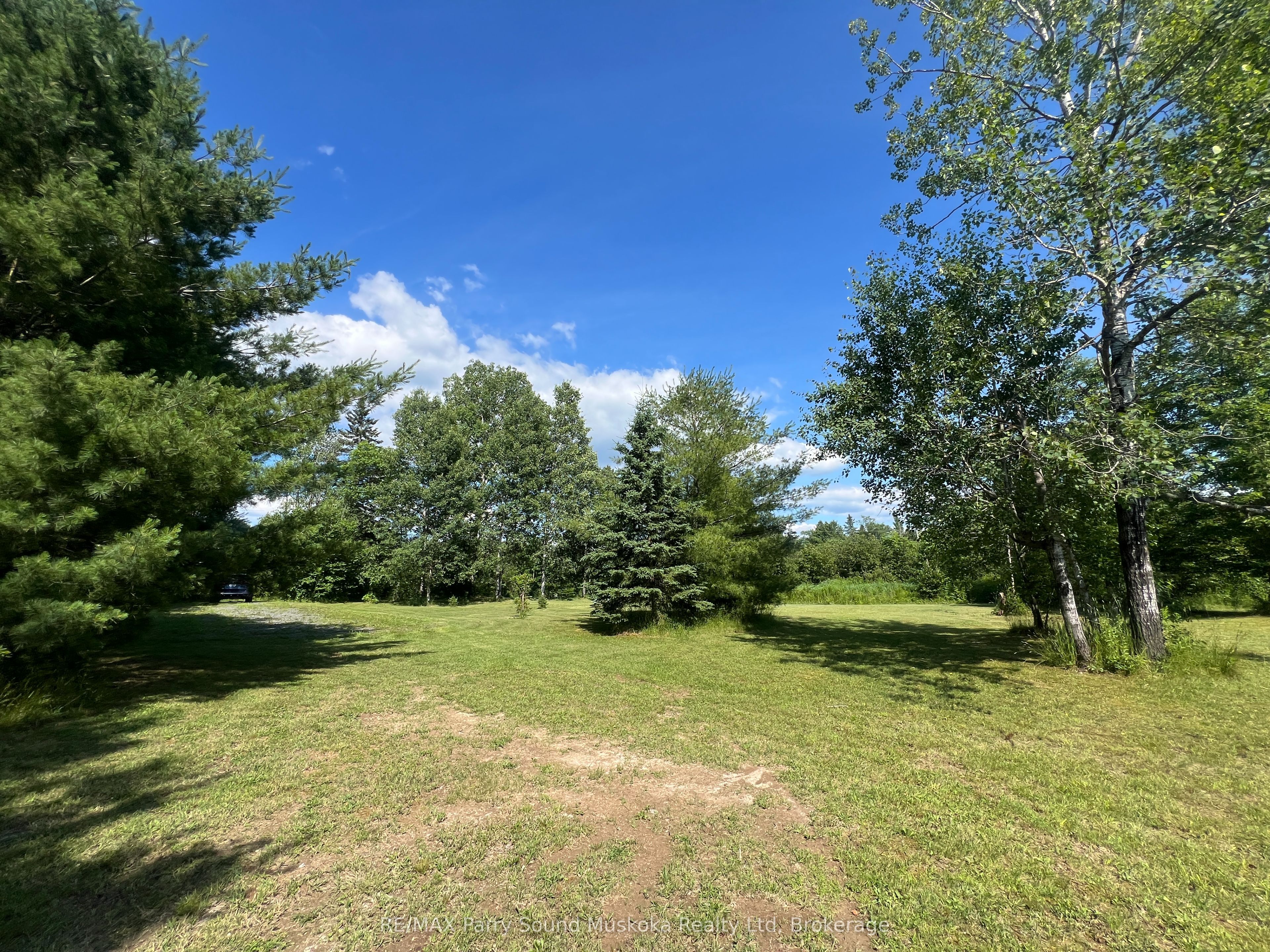 811 Centre Road Property Photo 12