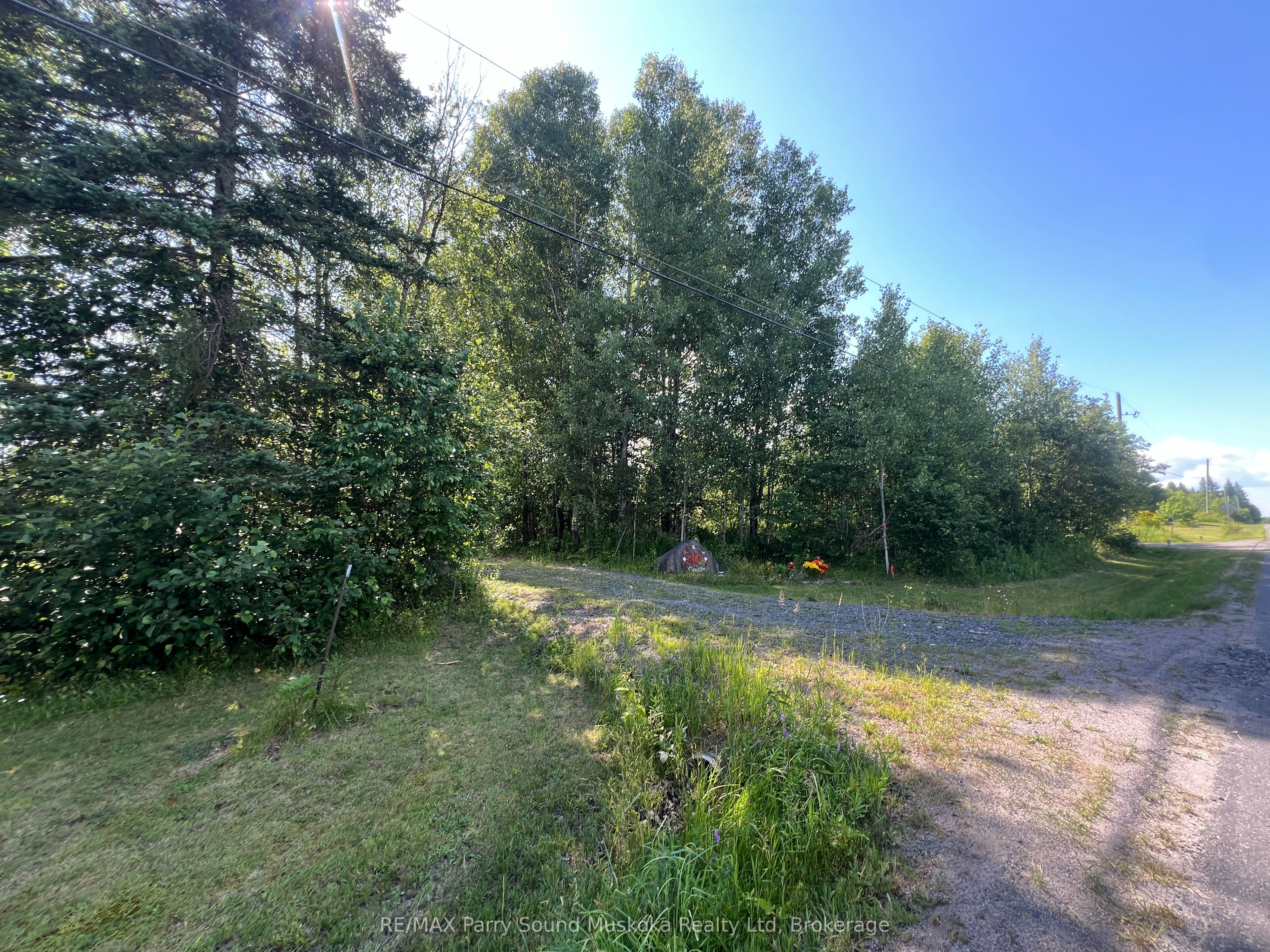 811 Centre Road Property Photo 14