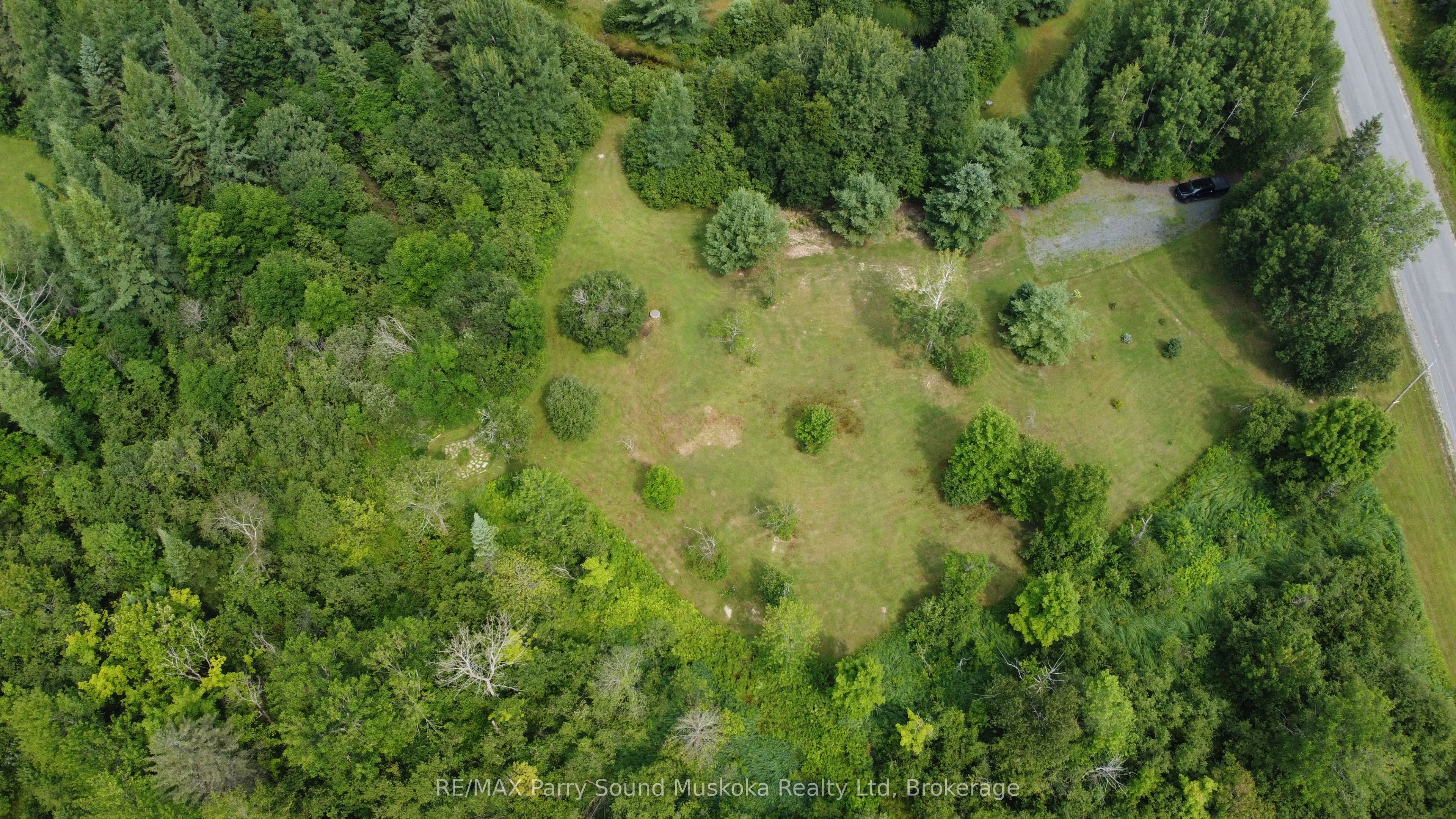 811 Centre Road Property Photo 22