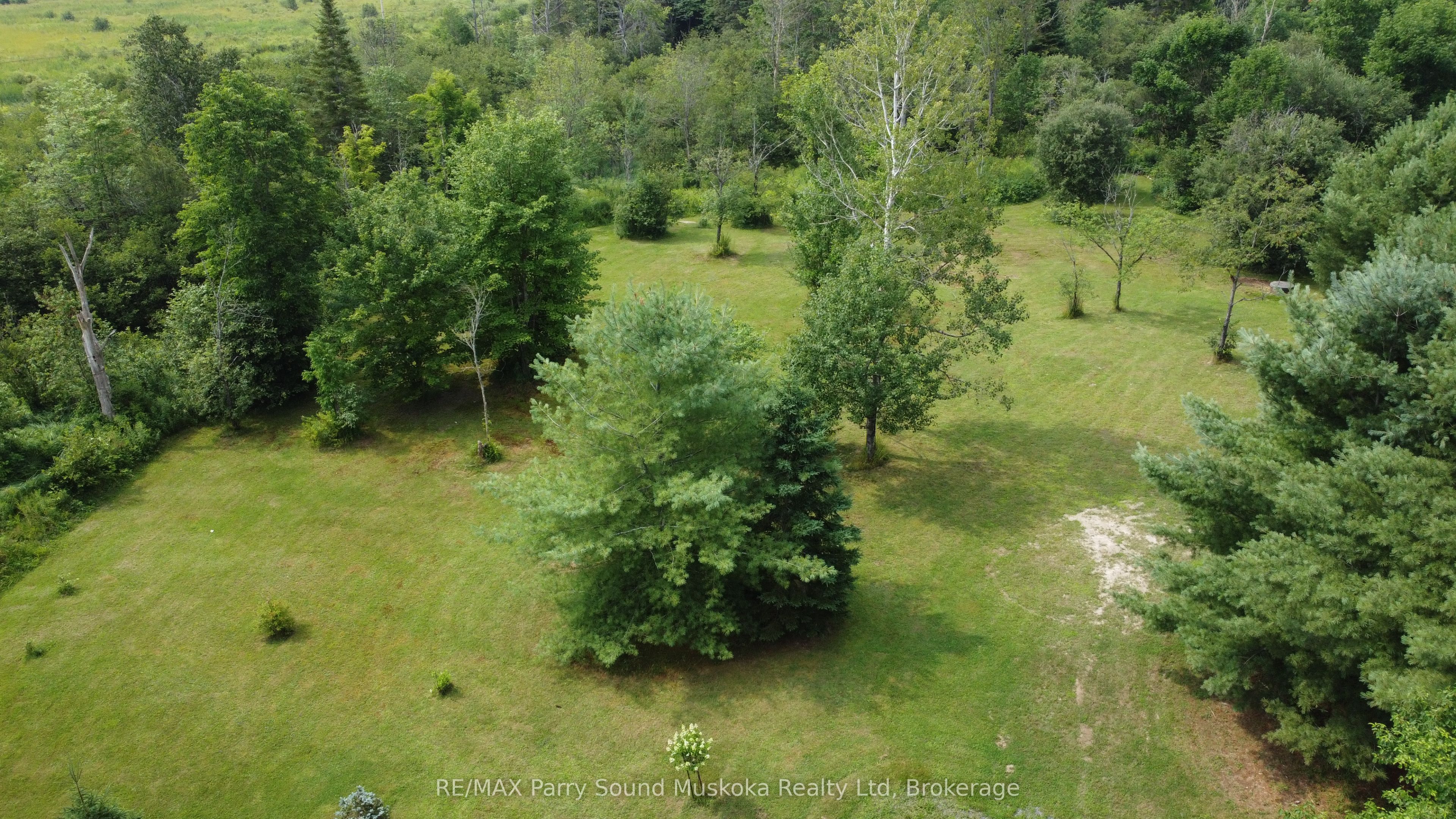 811 Centre Road Property Photo 23