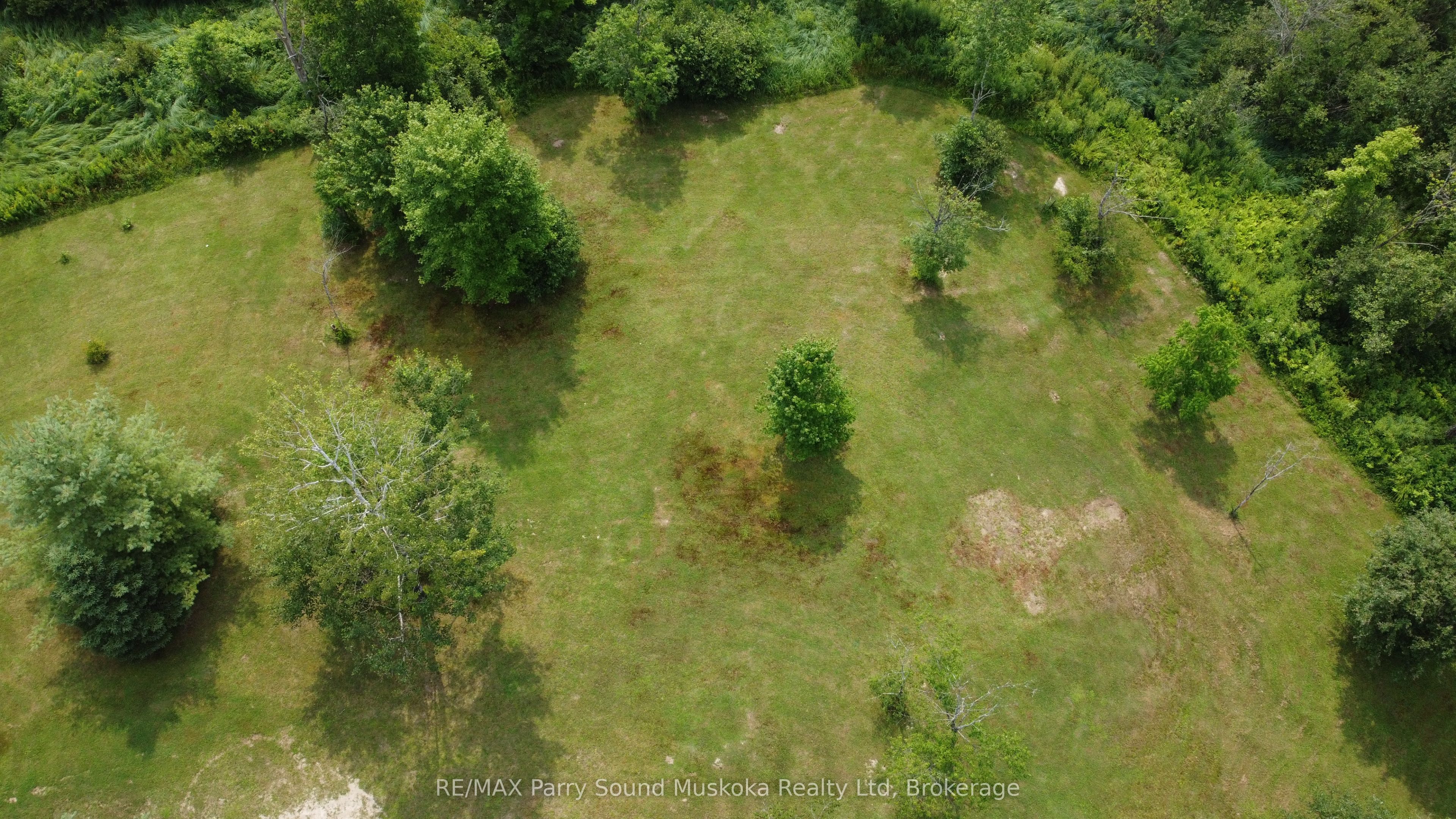 811 Centre Road Property Photo 26