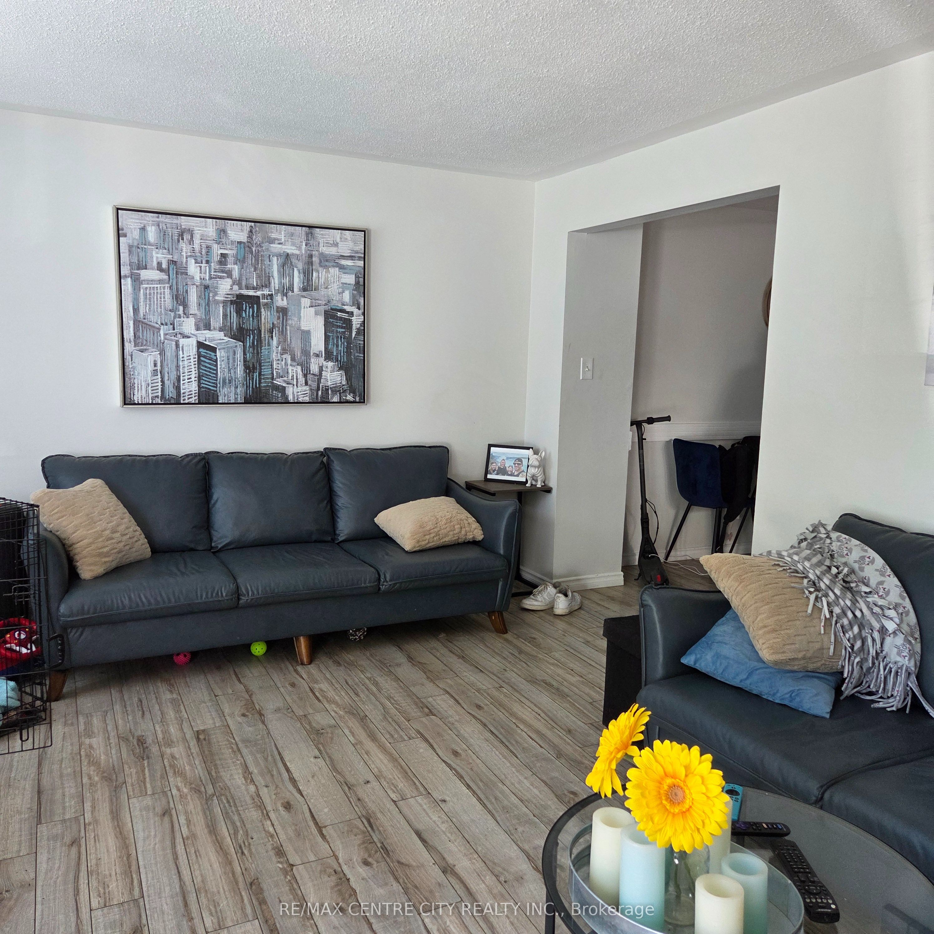 1687 Ernest Avenue Property Photo 3