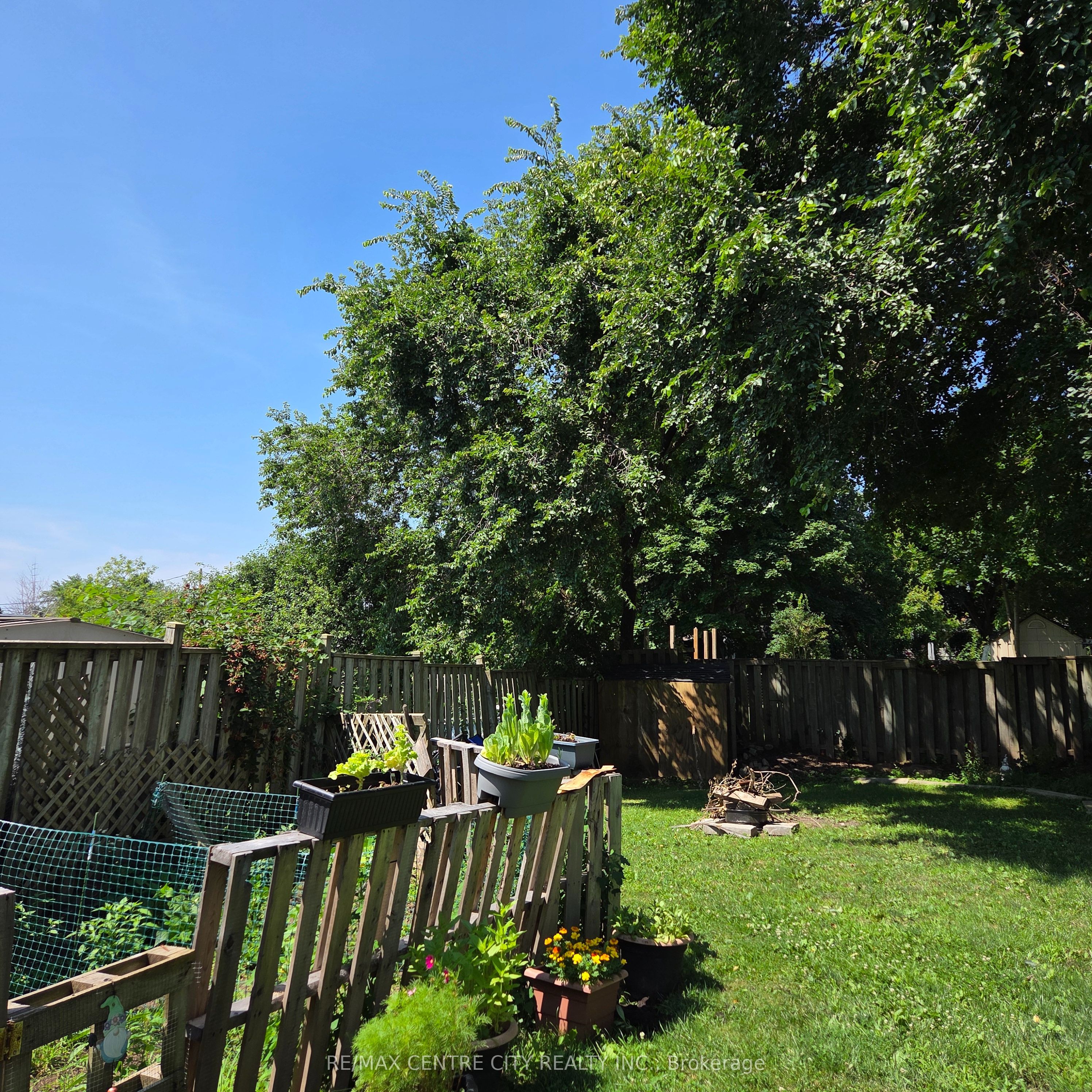 1687 Ernest Avenue Property Photo 11