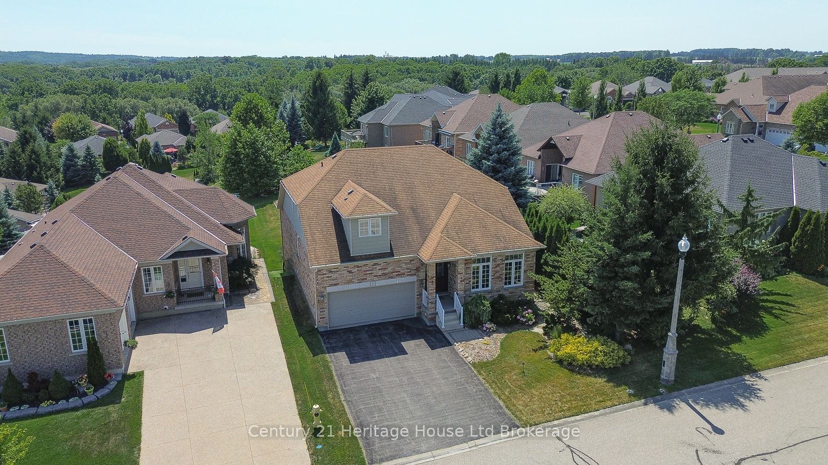 2 Green Gable Place Property Photo 2