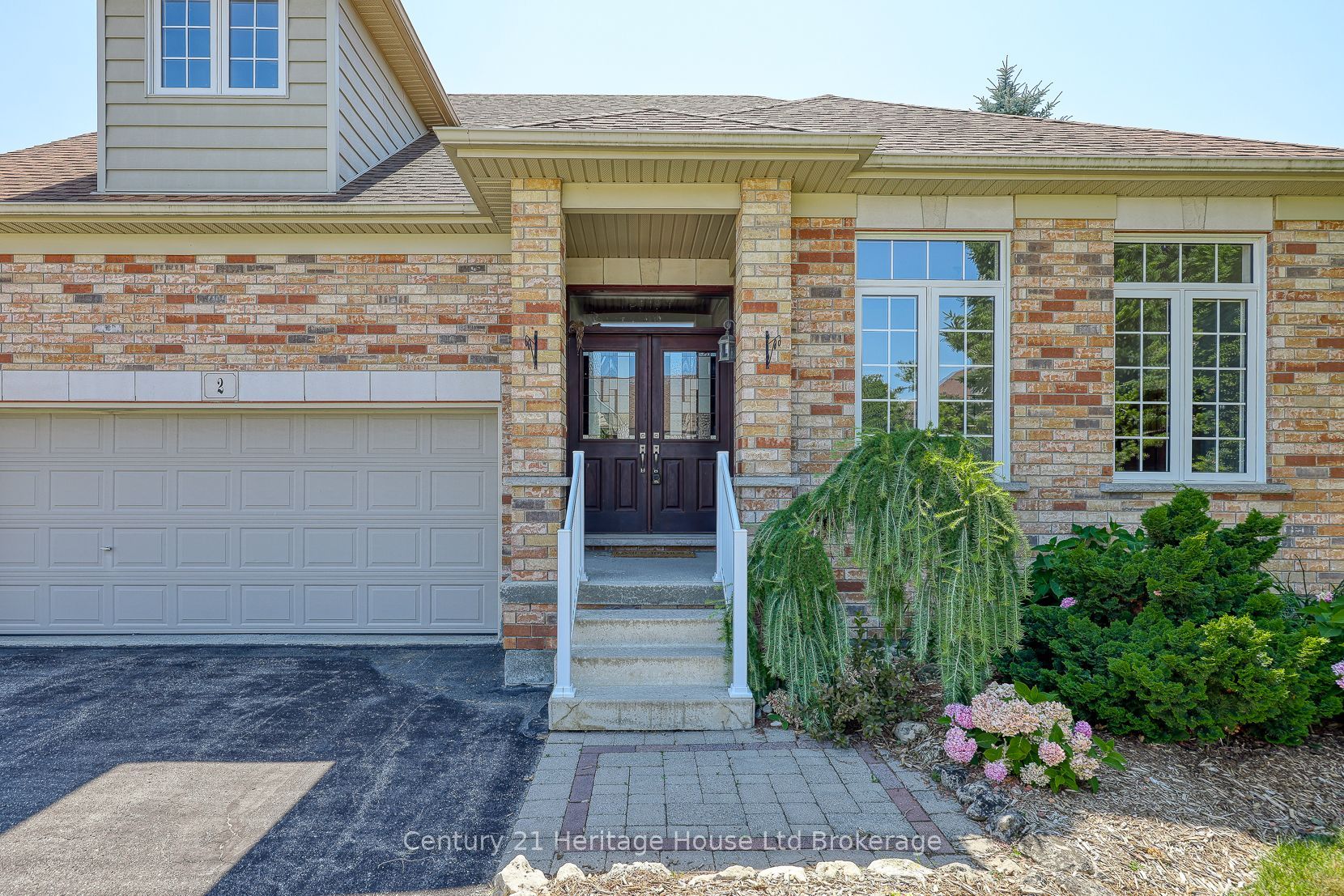 2 Green Gable Place Property Photo 6