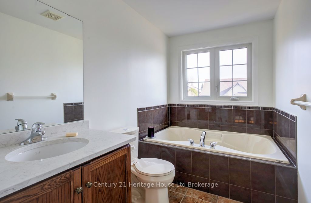 2 Green Gable Place Property Photo 28